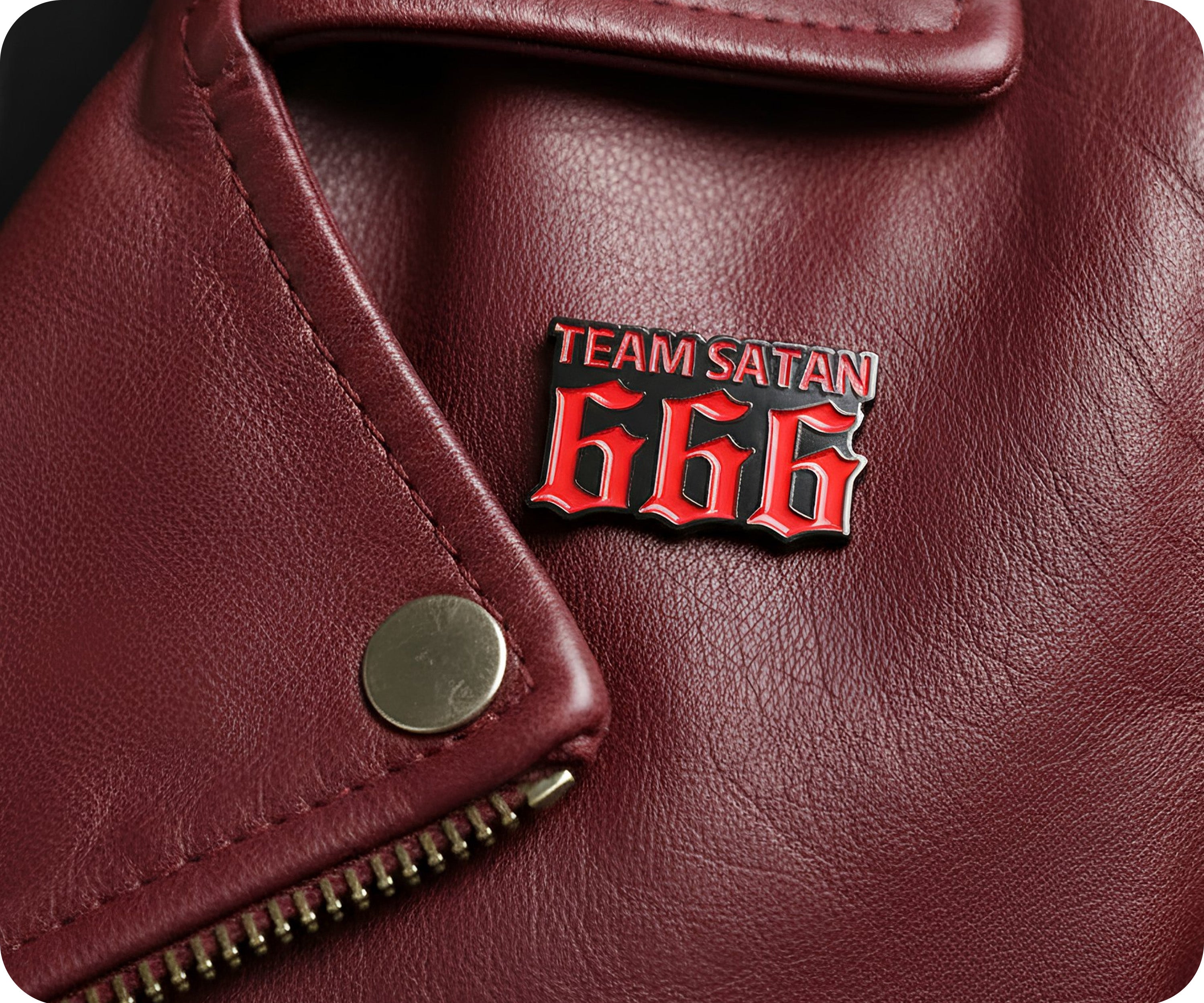 Pin de insignia Equipo Satán 666 Imagen secundaria del producto