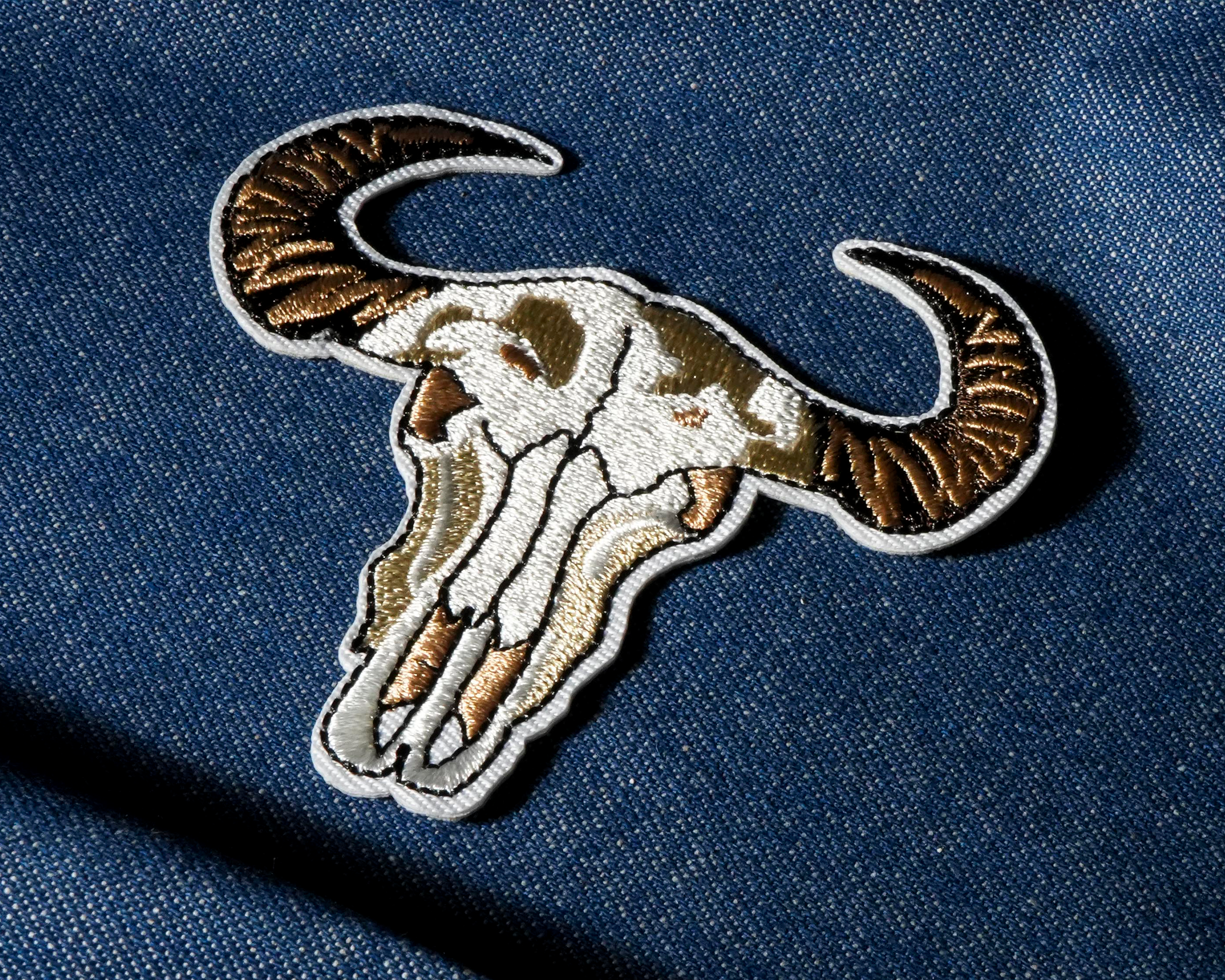 Buffalo Skull Wild West Patch Iron On (8 x 7cm) Secondary image