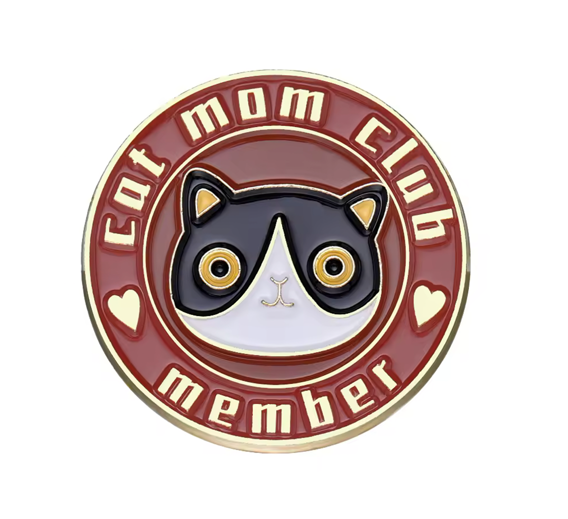 Pin de la membresía del Club de Mamás de Gatos Imagen principal del producto