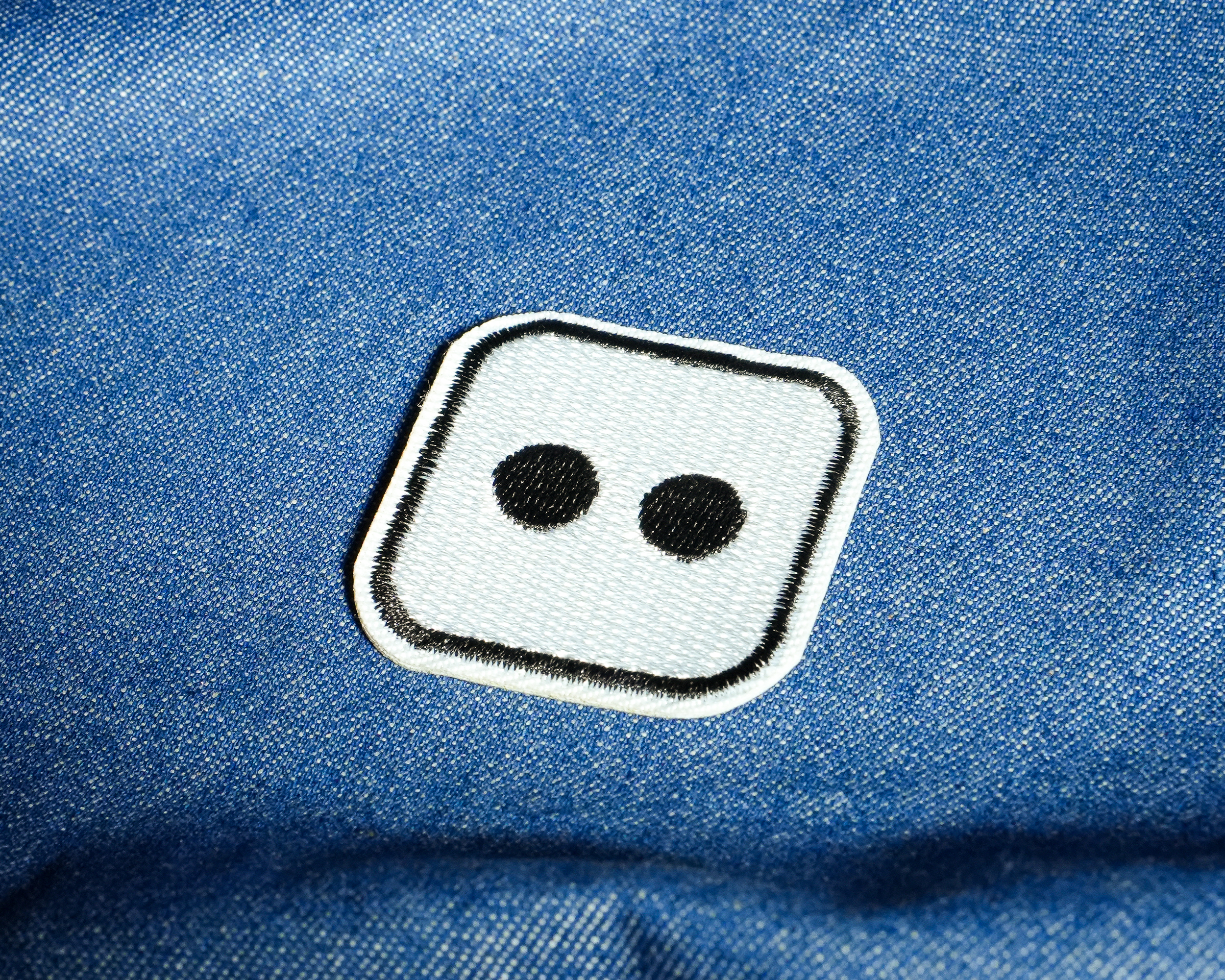 Dice Two Gaming Embroidery Patch (4 x 4cm) Secondary image