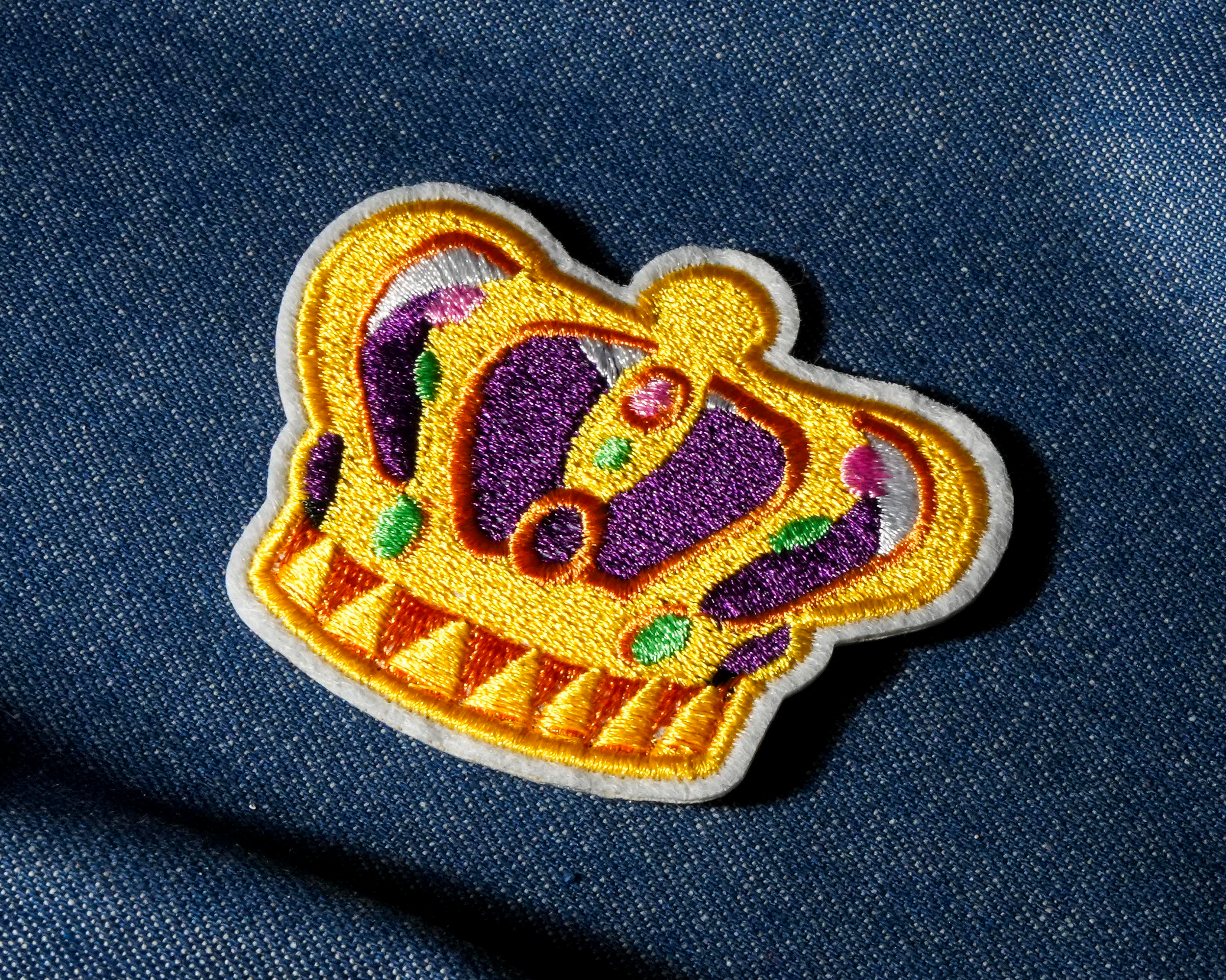Golden Royal Crown Patch Iron On (7 x 6cm) Secondary image