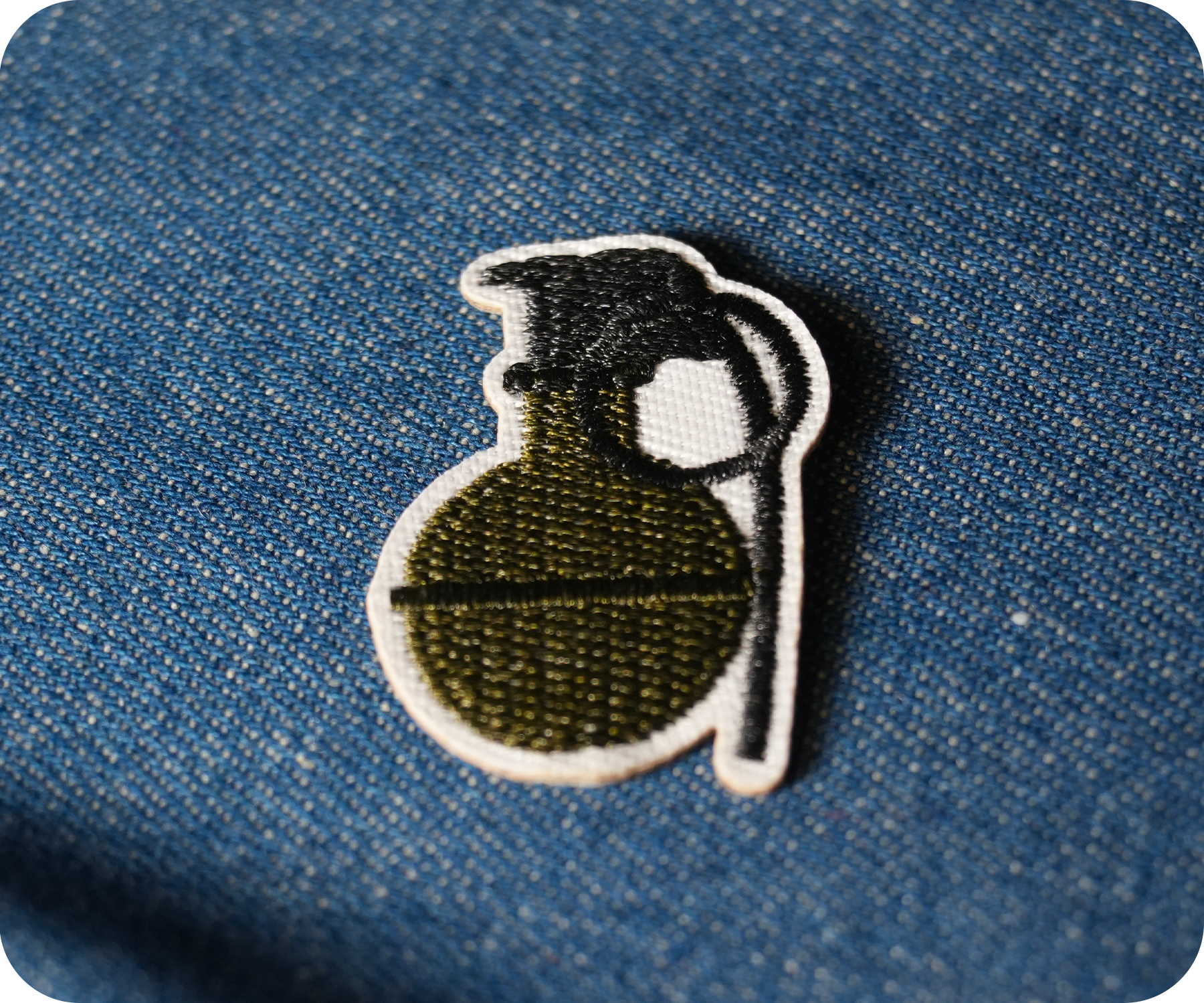 M67 Green Army Grenade Iron On Patch (3.5 x 2.5cm)