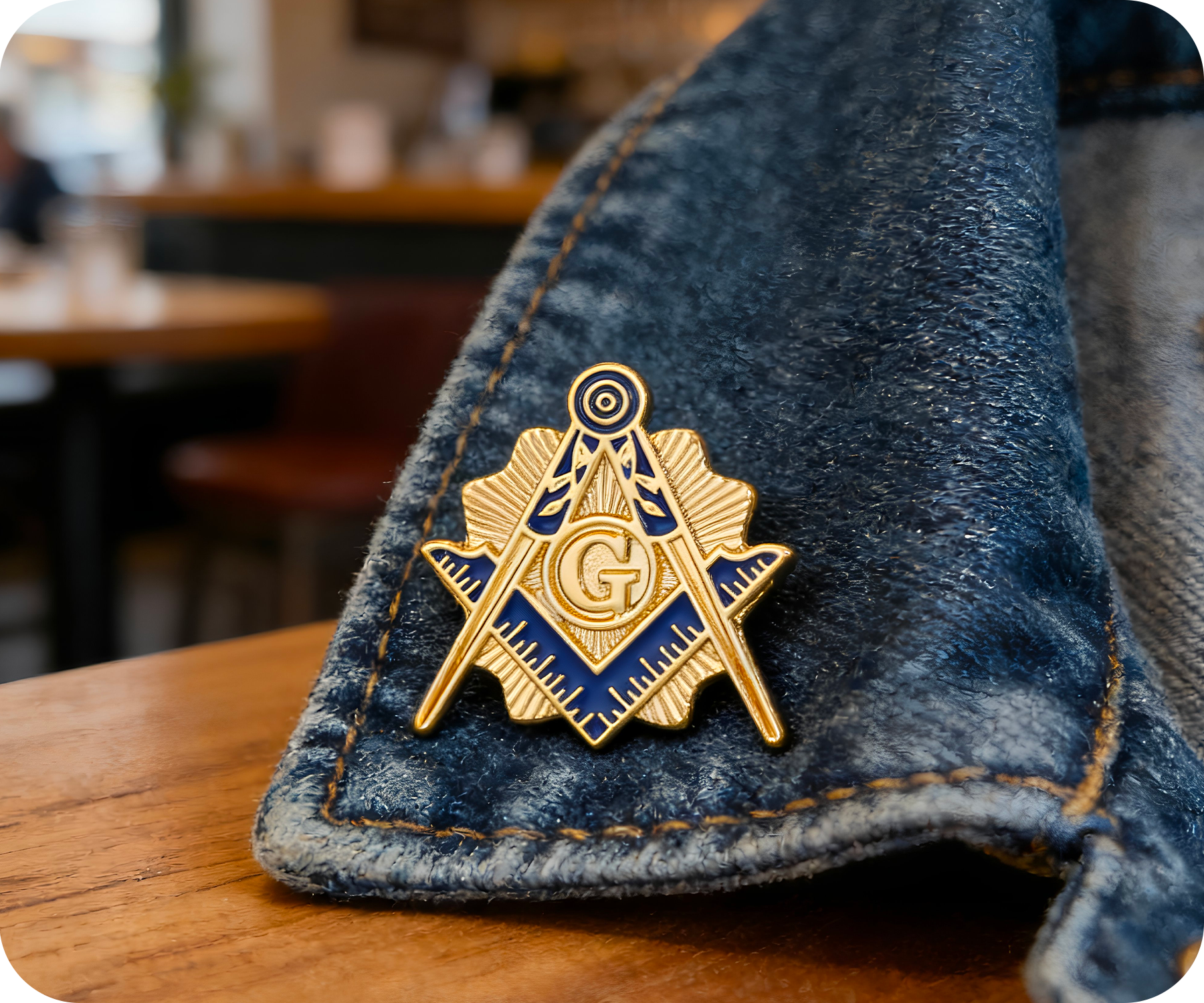 Masonic Gold & Blue Free Masons Compass Pin Badge
