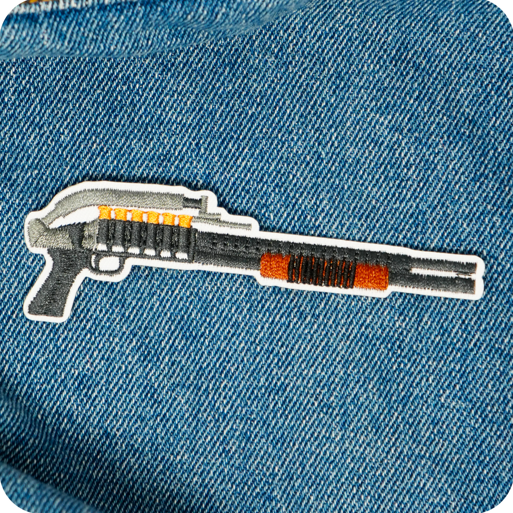 Mossberg 500 / 590 Series Pump Action Shotgun Iron On Patch (10 x 3cm)