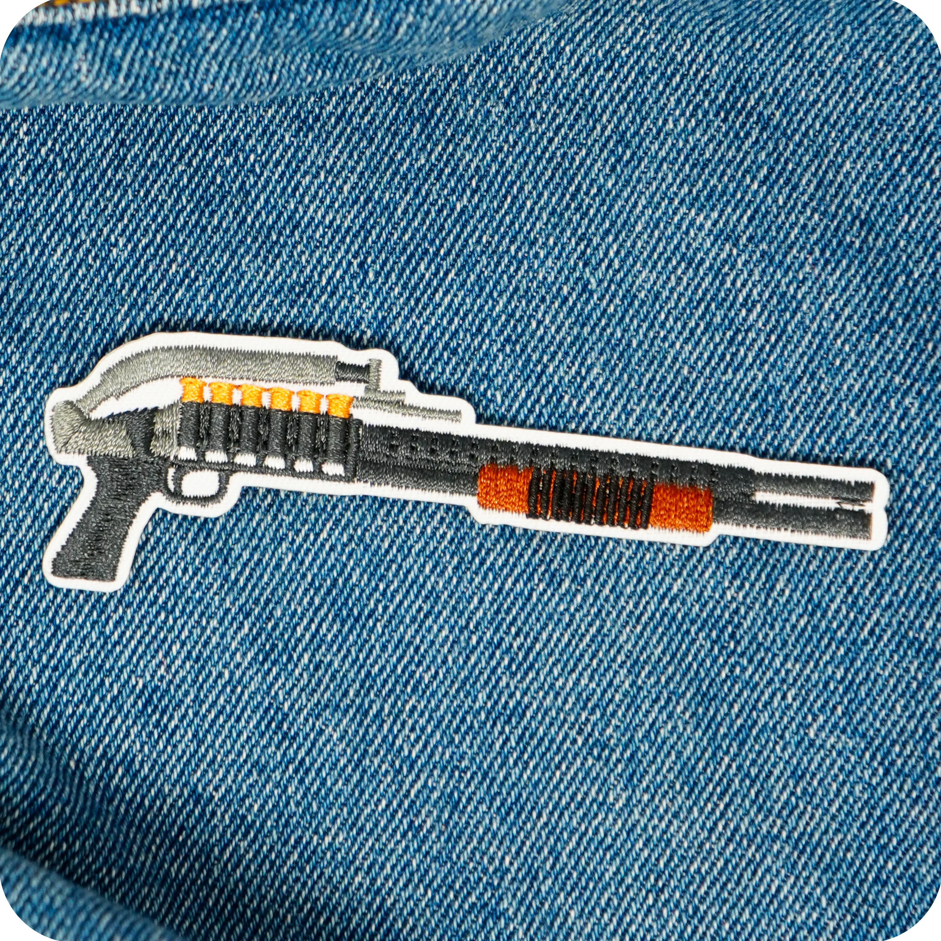 Mossberg 500 / 590 Series Pump Action Shotgun Iron On Patch (10 x 3cm)