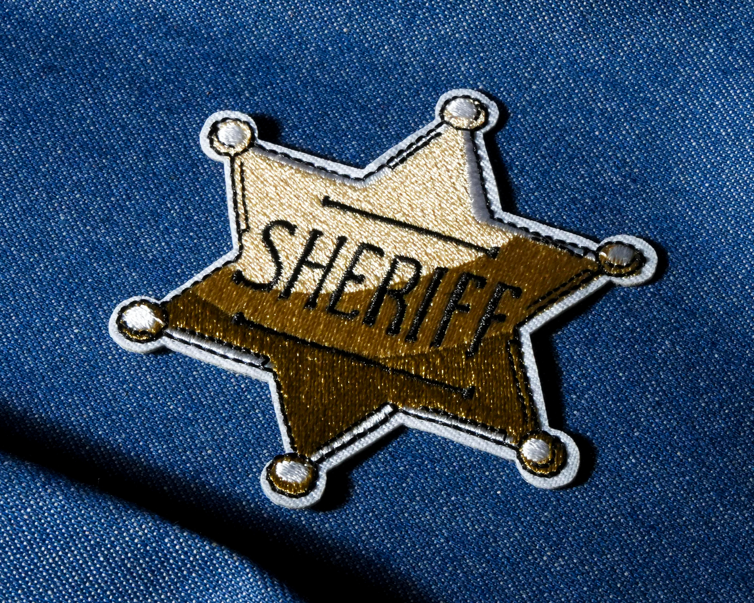 Sheriff Badge Gold Star Patch Iron On (7 x 7cm) Secondary image