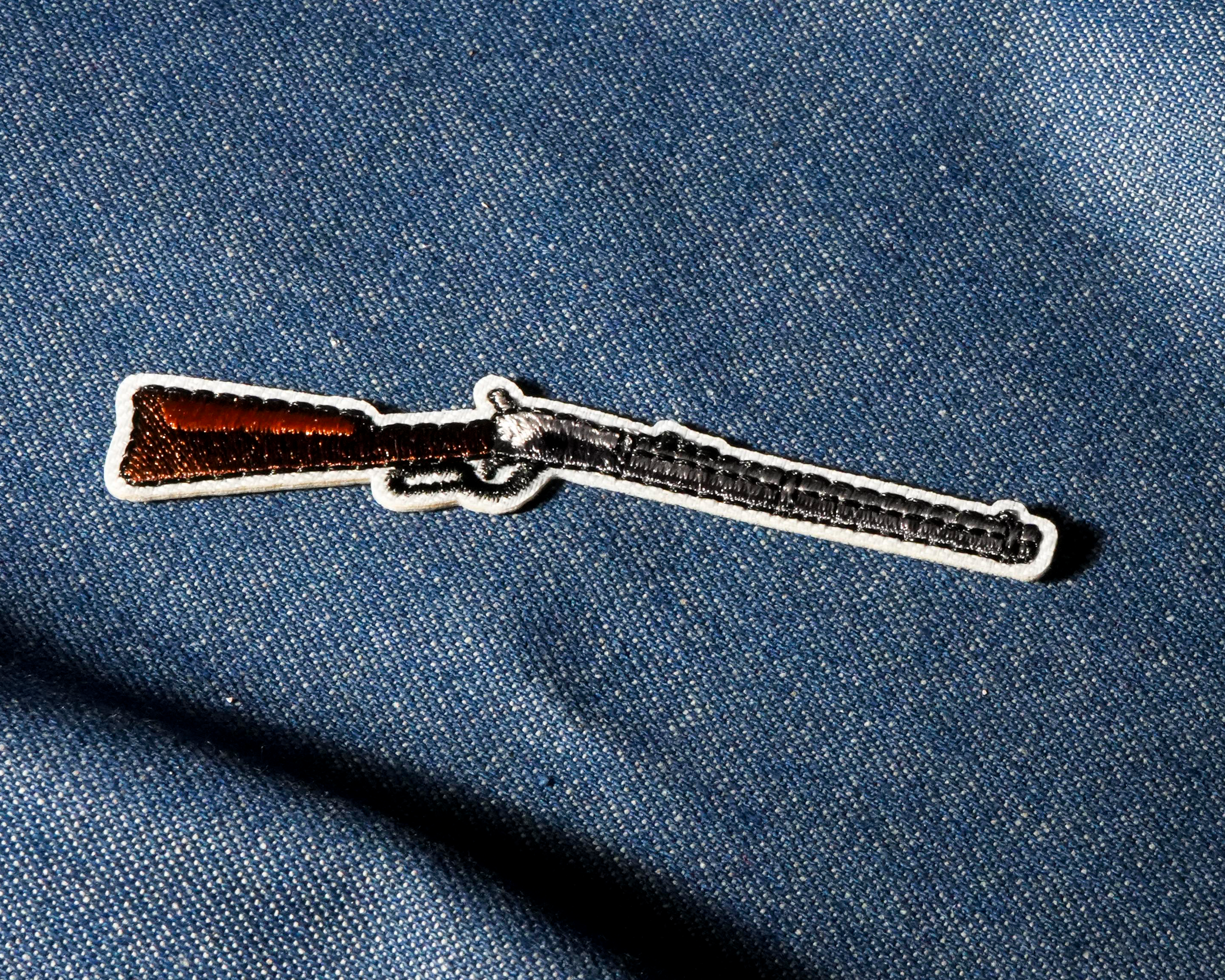 Shotgun Winchester Wild West Patch Iron On (8 x 2cm) Secondary image