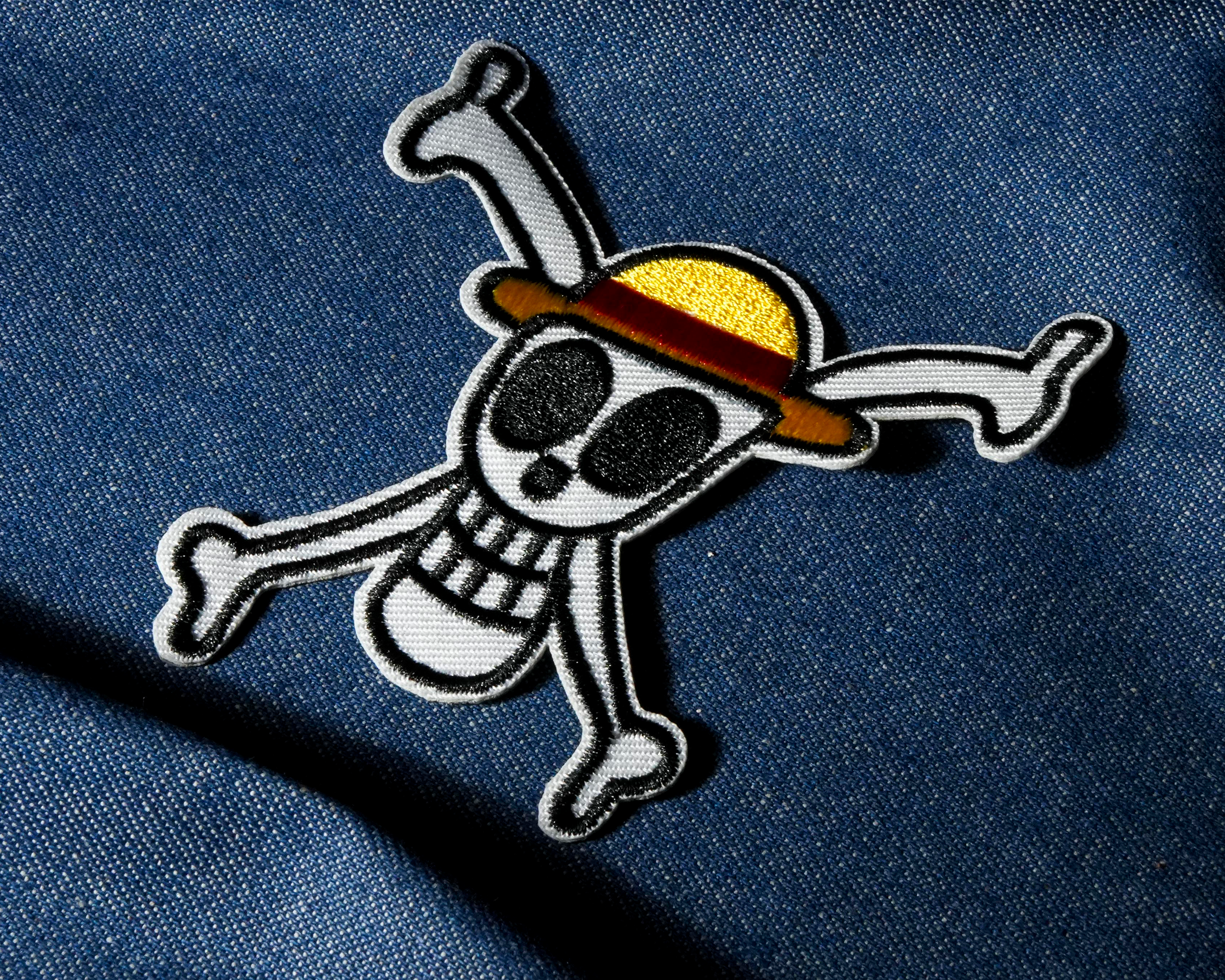Parche Termoadhesivo Calavera Pirata y Huesos Cruzados (8 x 8cm) Imagen secundaria del producto