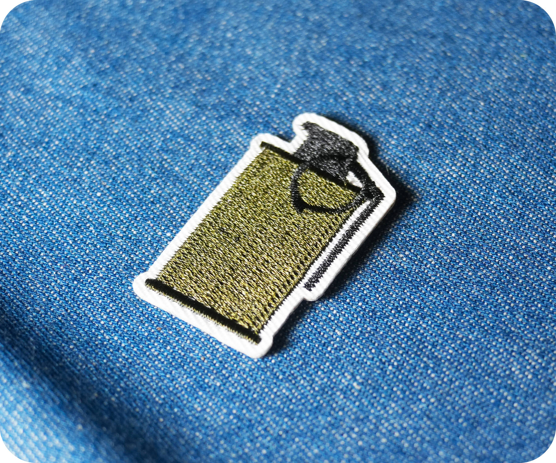 M18 Smoke Grenade Military Army Iron On Patch (2 x 4cm) Secondary image