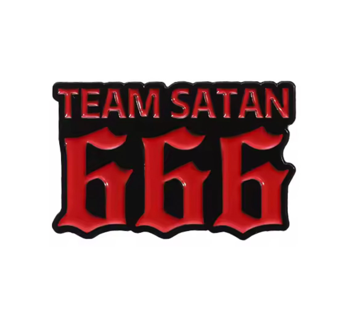 Pin de insignia Equipo Satán 666 Imagen principal del producto