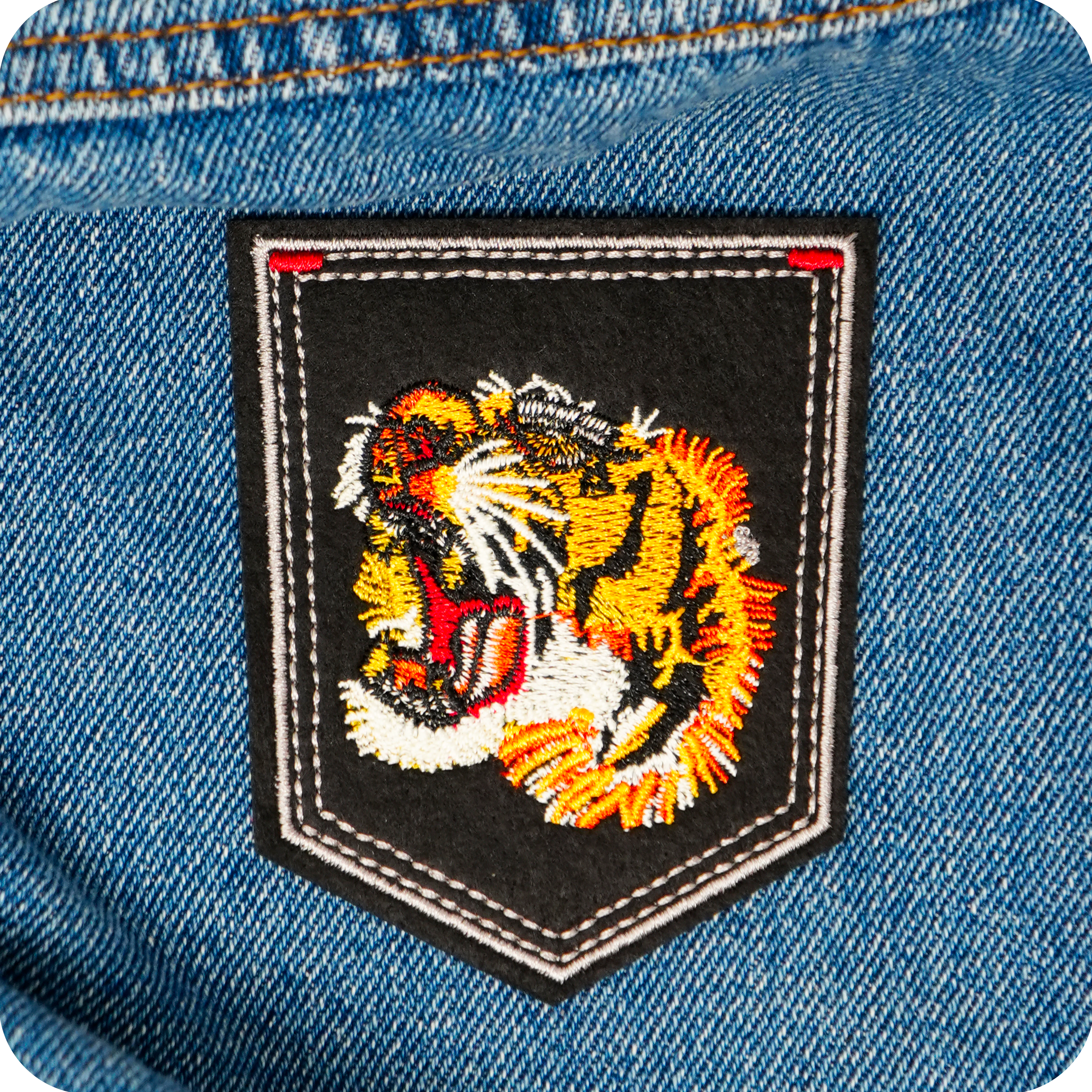 Roaring Tiger Animal & Shield Iron On Patch (9 x 7.6cm)