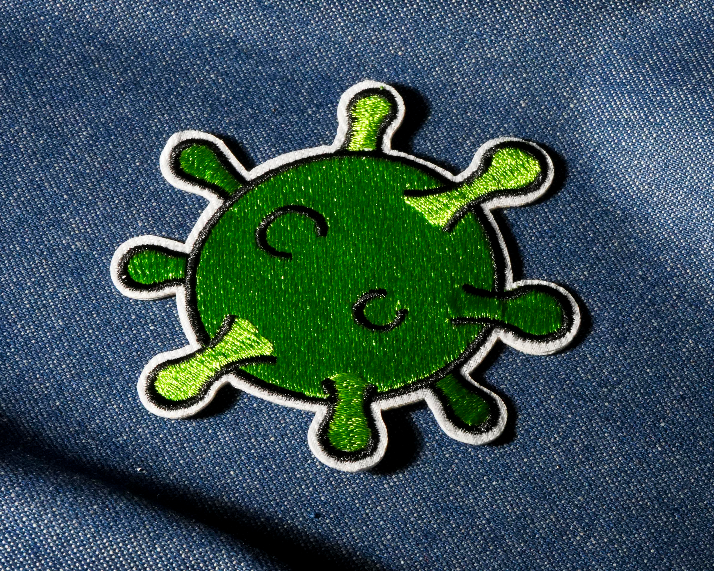 Parche termoadhesivo Virus Germen Verde (8 x 7cm) Imagen secundaria del producto