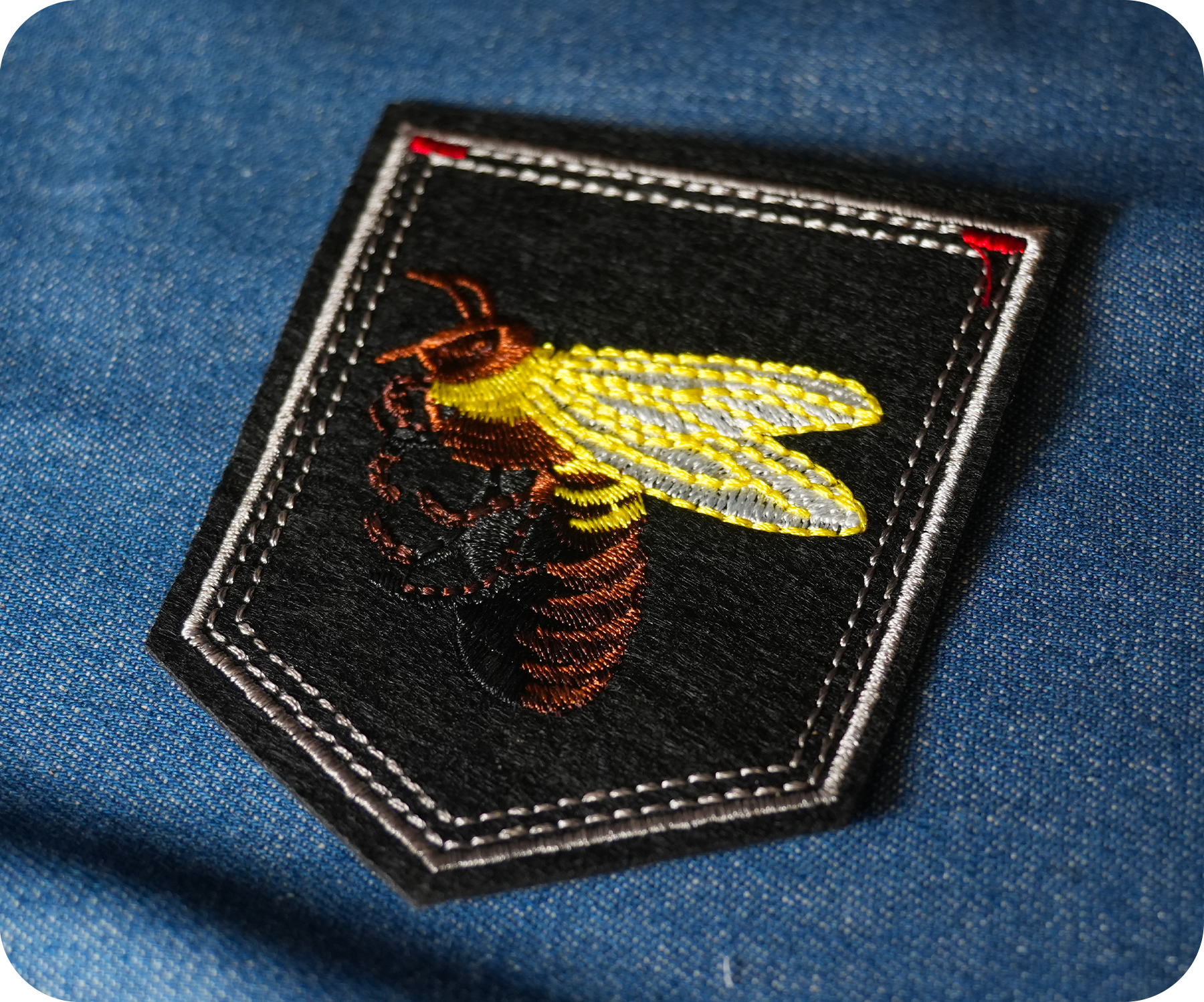 Wasp Hornet Inset & Shield Iron On Patch (9 x 7.6cm)