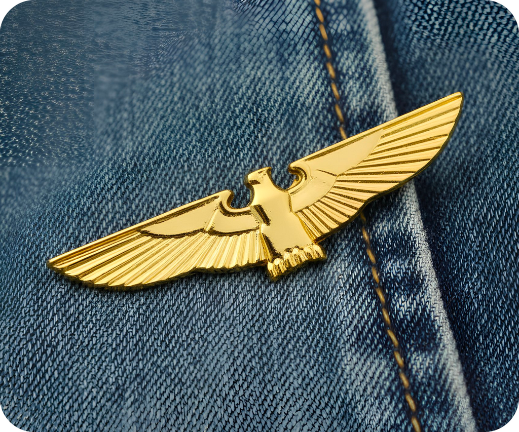 United States Pilot Air Force Gold Pin Badge