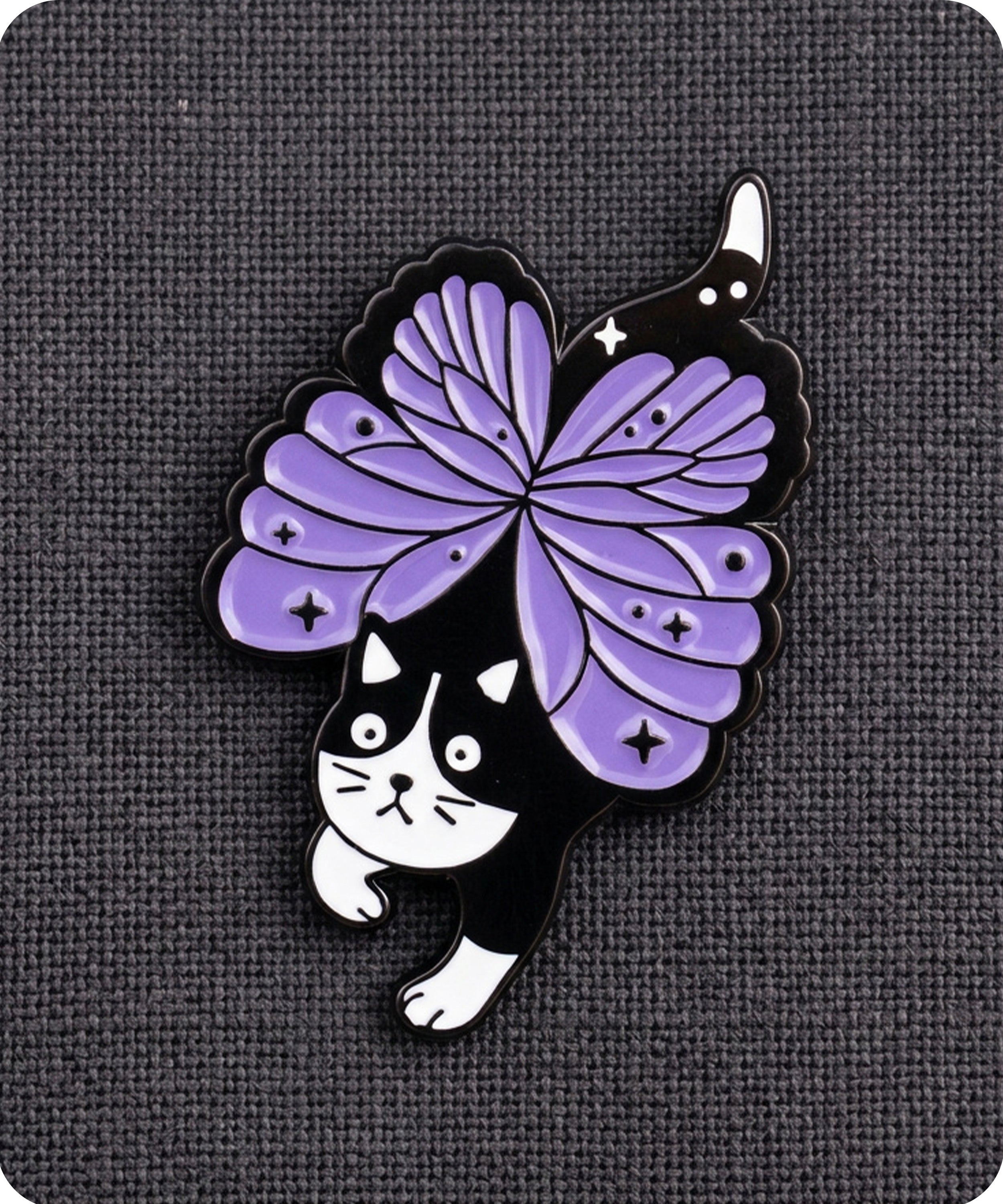 Black and White Cat Butterfly Wings Enamel Lapel Pin Badge Imagen secundaria del producto