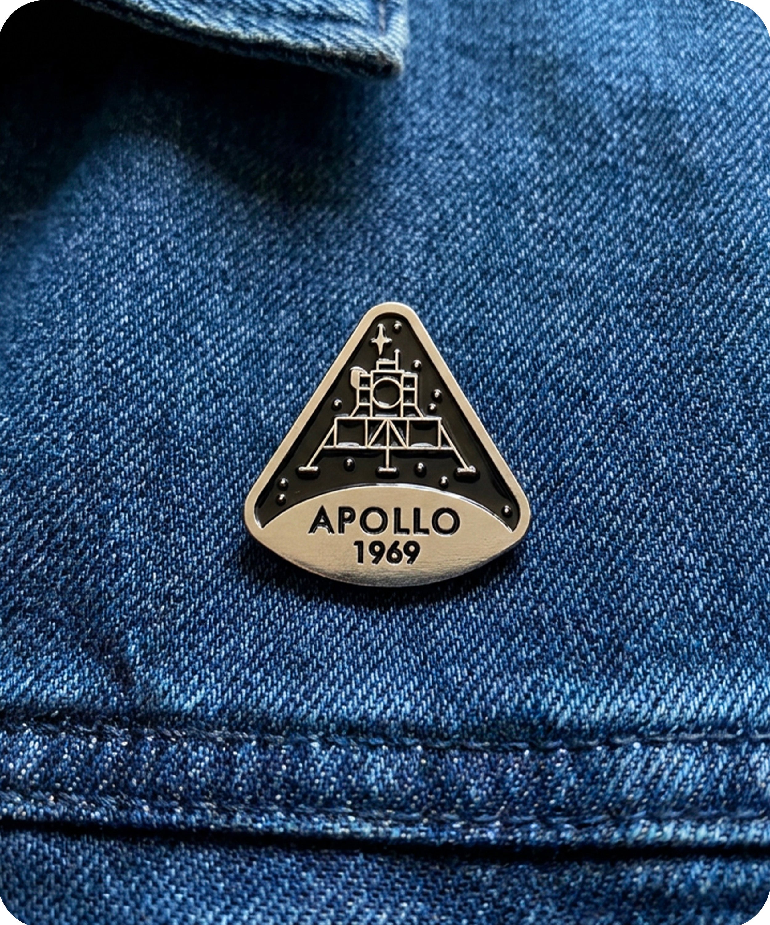 Apollo 1969 Moon Landing Enamel Lapel Pin Badge