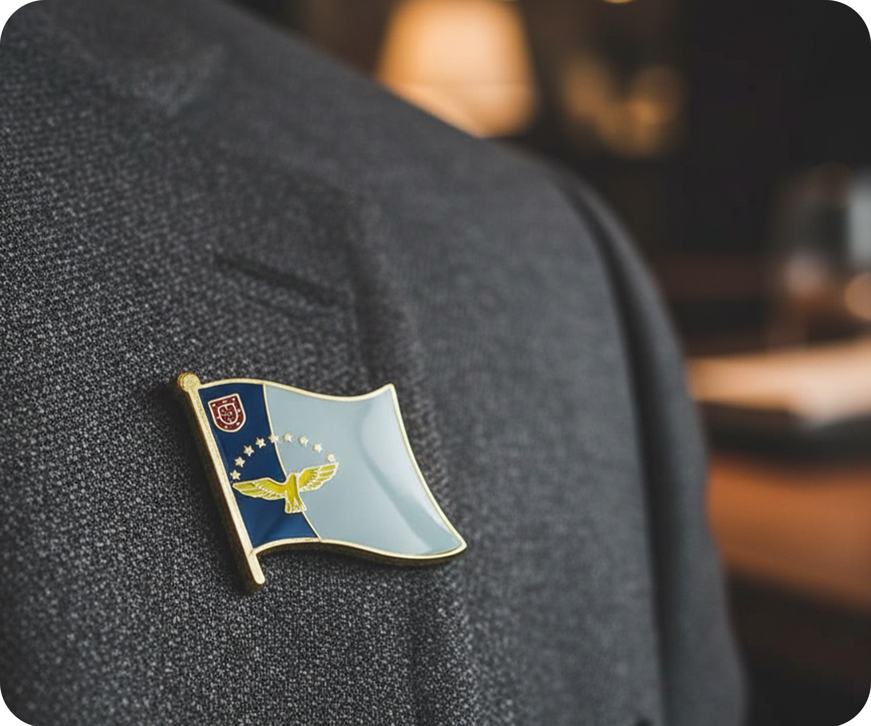 Pin con la bandera de las Azores  Imagen secundaria del producto