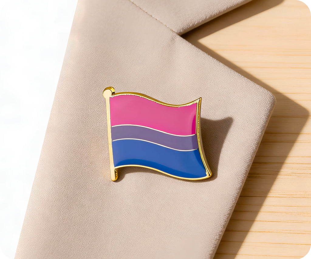 Pin con la bandera bisexual 