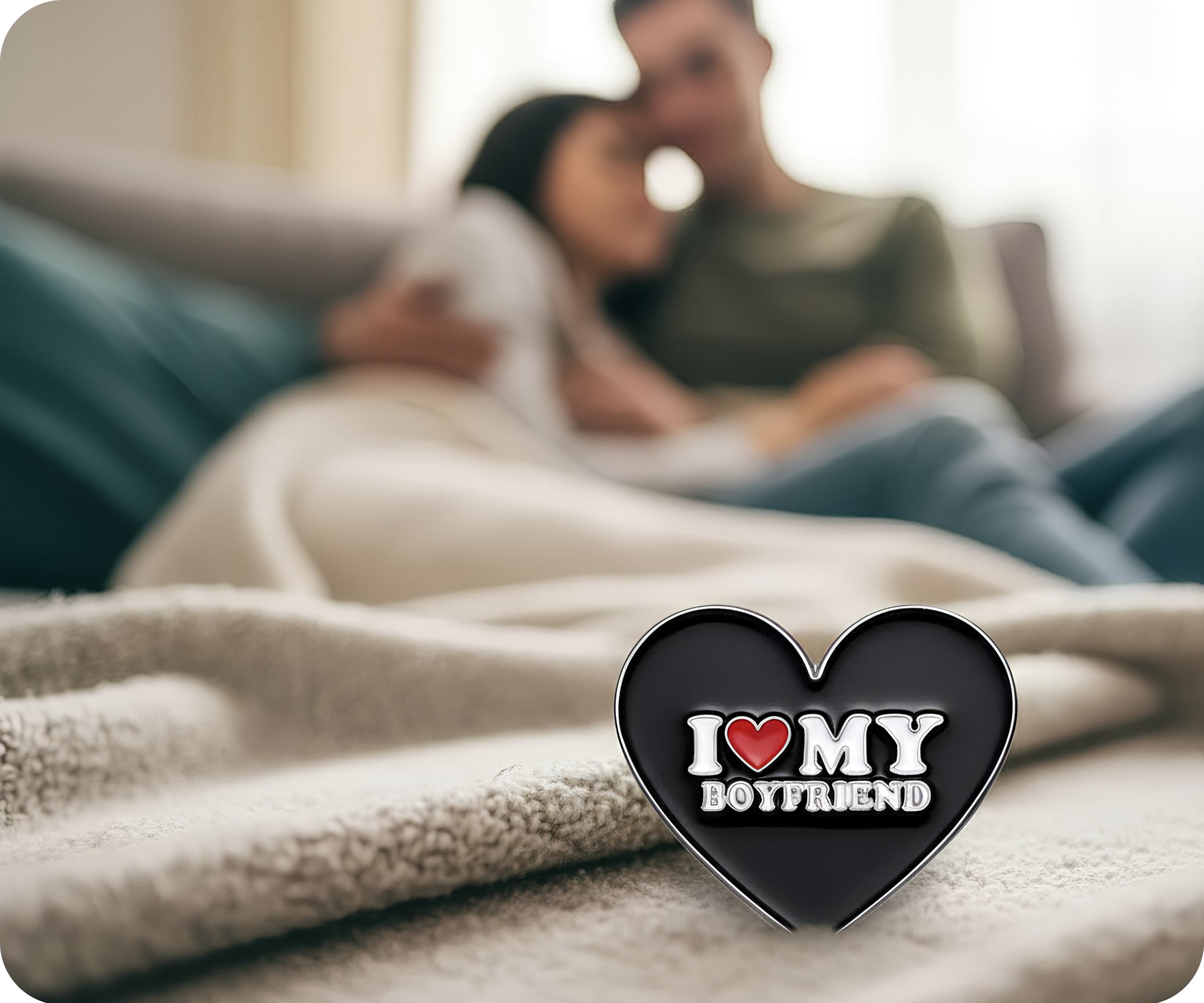 Insignia de alfiler con corazón "I Love My Boyfriend" Imagen secundaria del producto