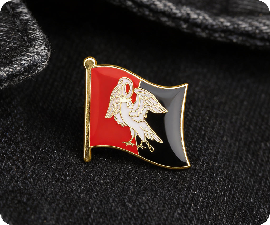 Buckinghamshire Regional English County Flag Pin Badge