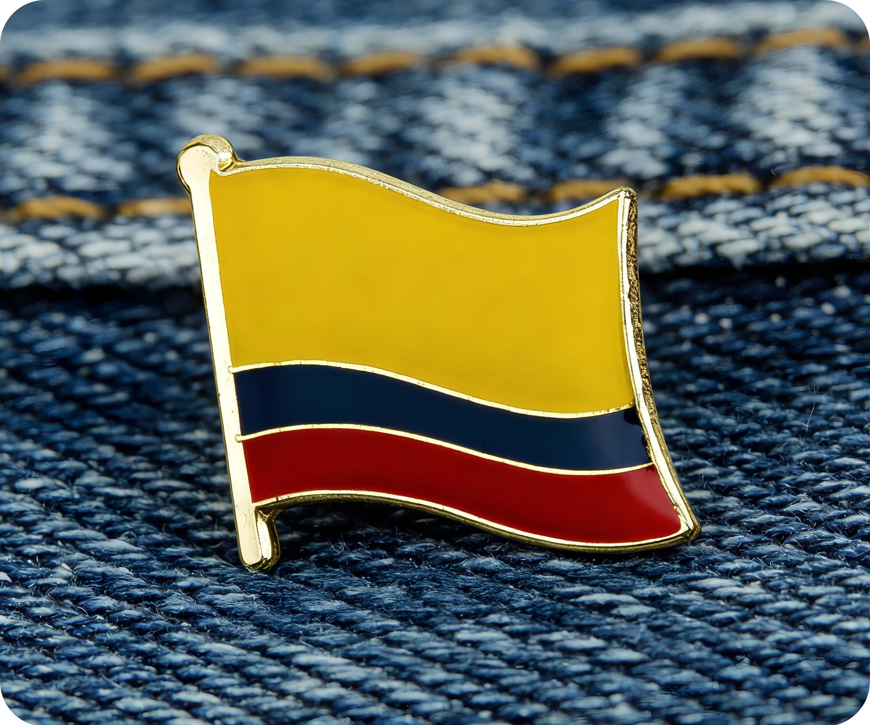Insignia de la Bandera de Colombia Imagen secundaria del producto