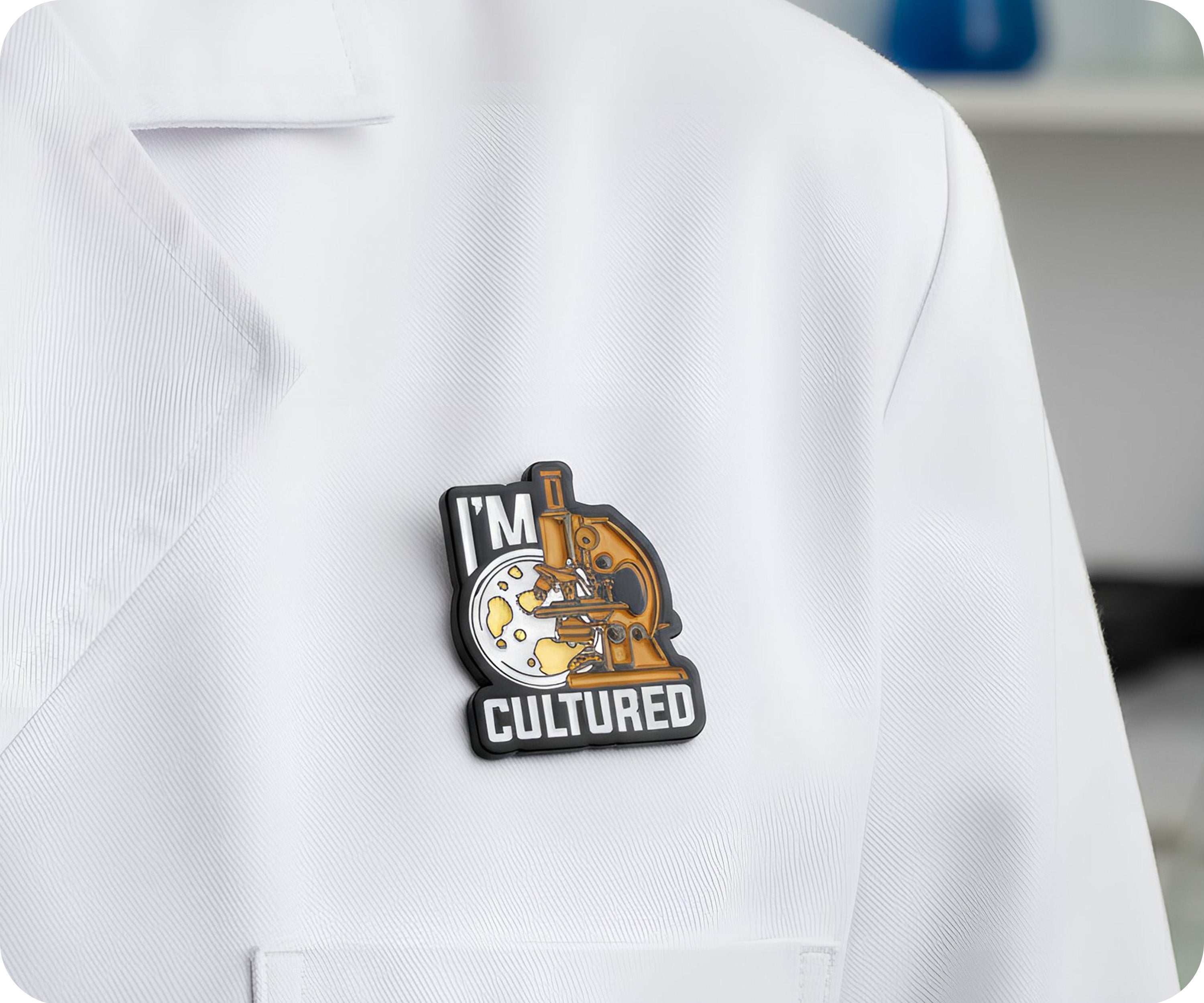Soy una estudiante de Ciencias Biológicas Cultivada Pin Insignia Imagen secundaria del producto