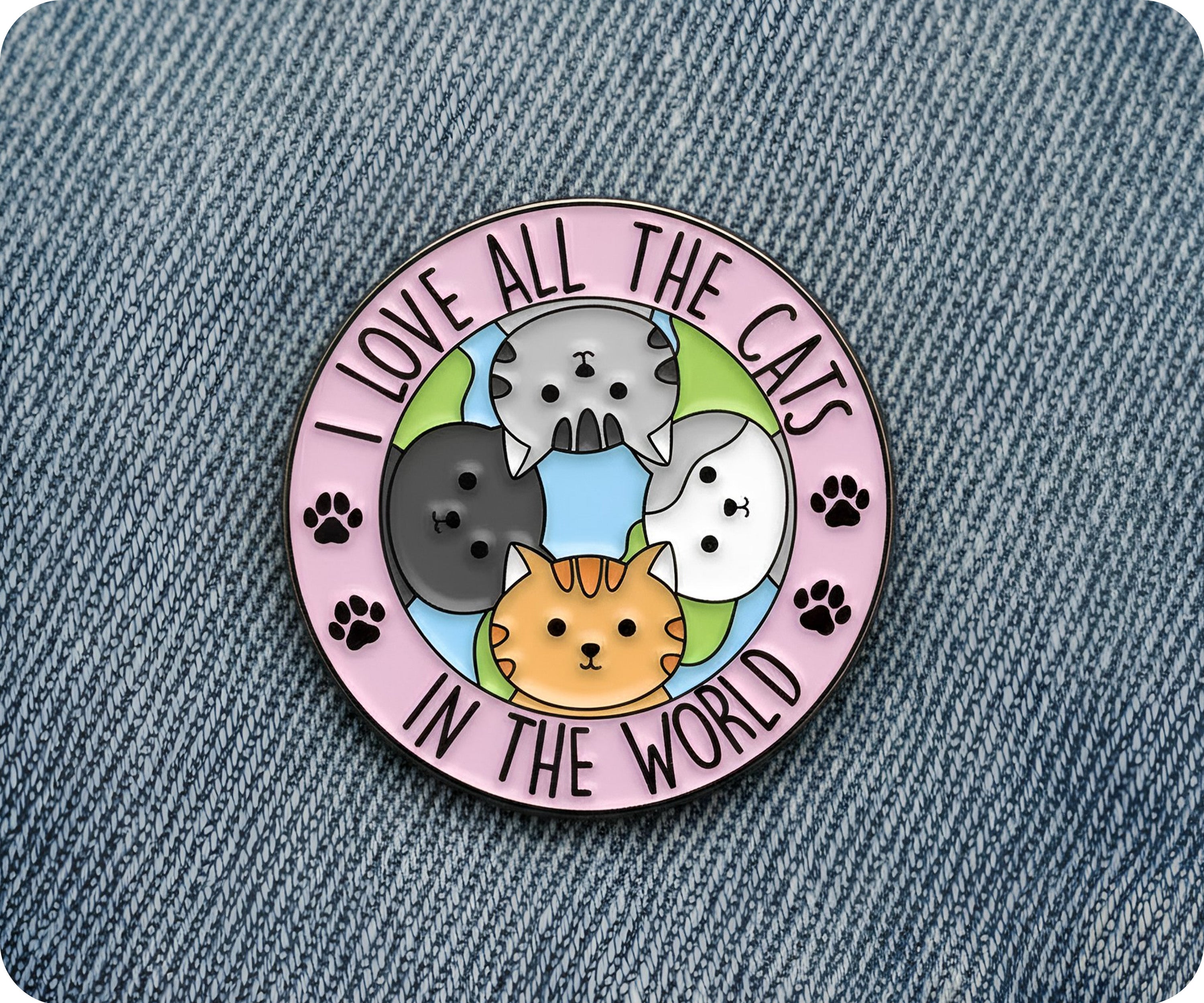 Insignia "Me encantan todos los gatos del mundo" Imagen secundaria del producto
