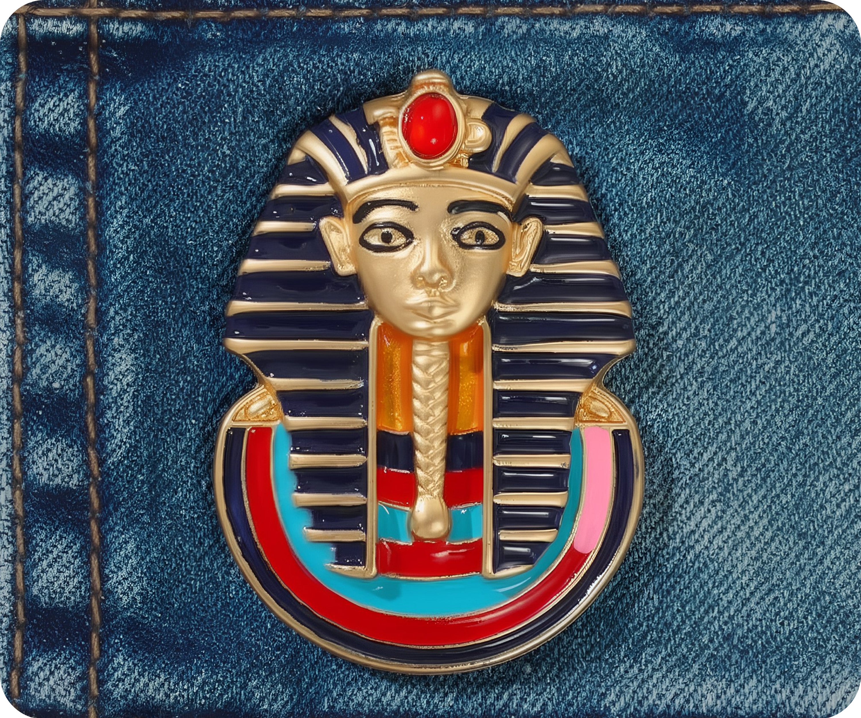Tutankhamen Pharaoh Egyptian Pin Badge
