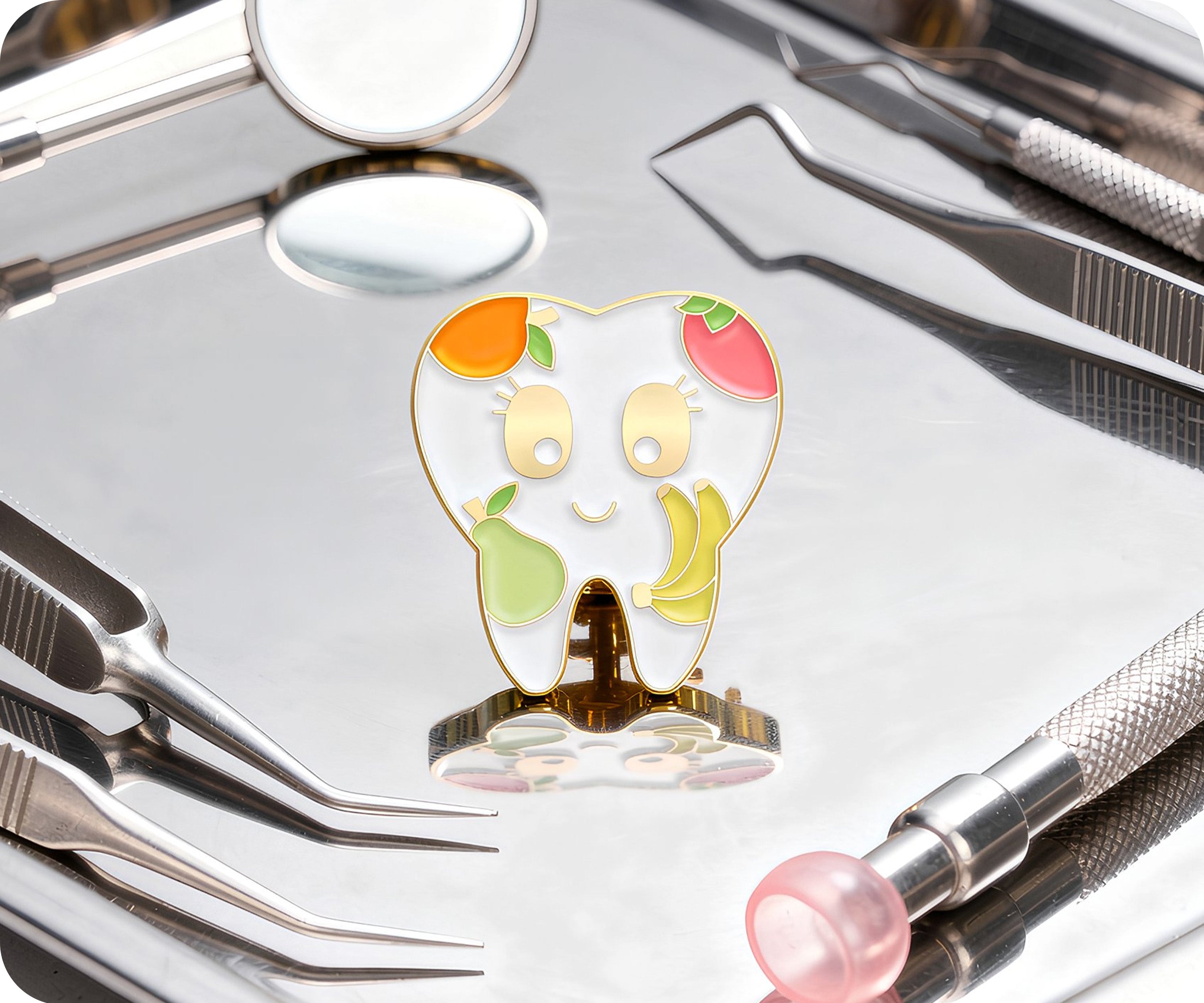 Pin de dentista con diente sano de fruta