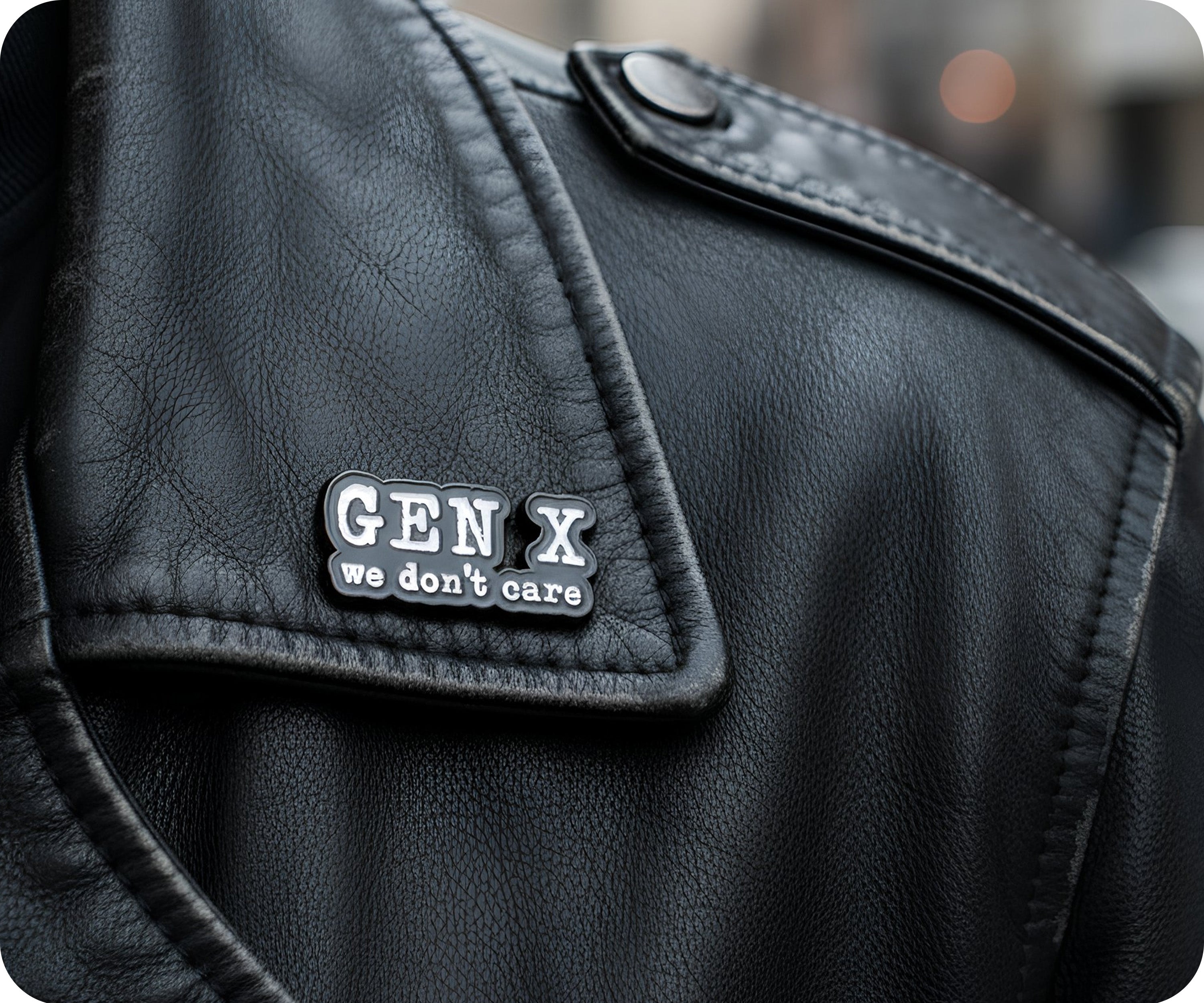 Insignia de metal Gen X No Nos Importa Imagen secundaria del producto