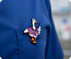 Insignia de enfermera ganso, uniforme médico morado, divertida