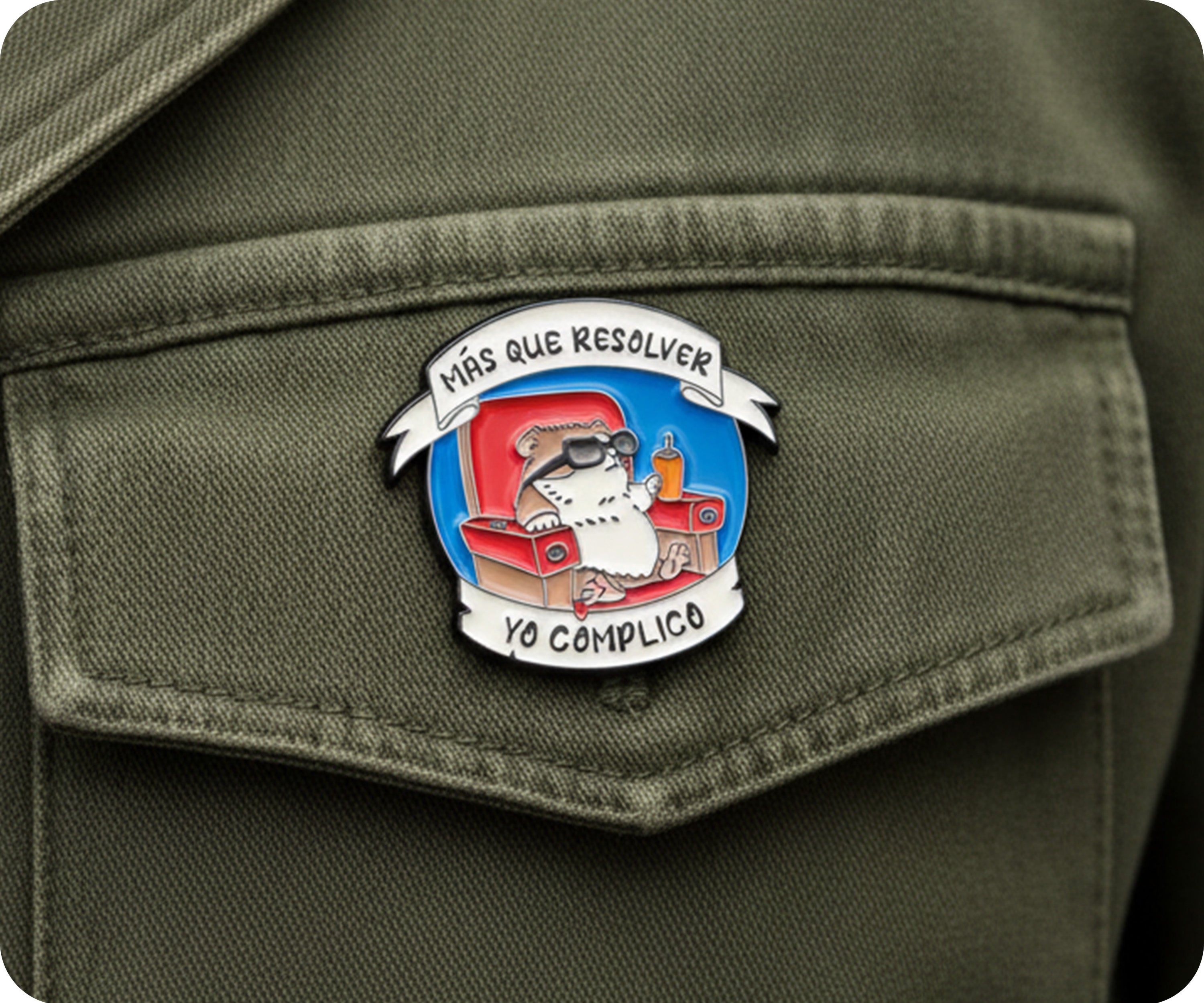 Más que resolver, yo soy cómplice. Insignia de hámster.