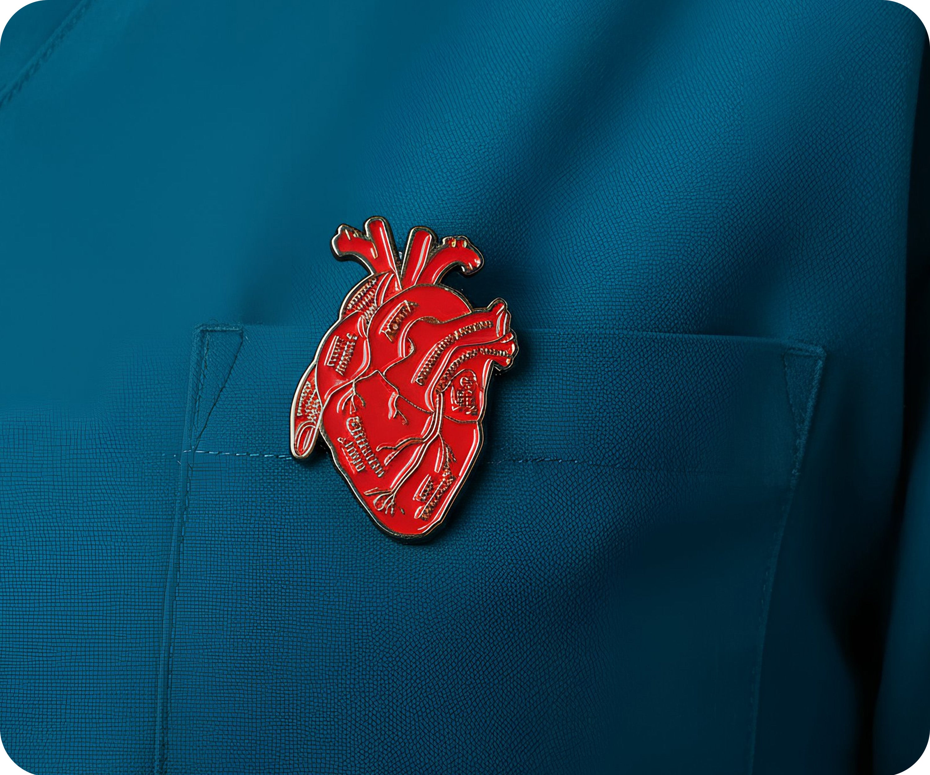 Insignia de pin de corazón de cirujano ilustrado para estudiante Imagen secundaria del producto
