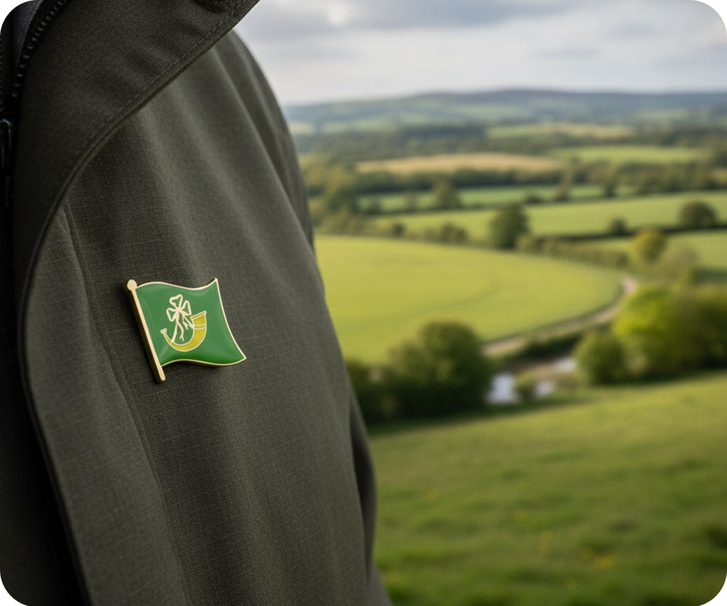 Huntingdon English County Flag Pin Badge