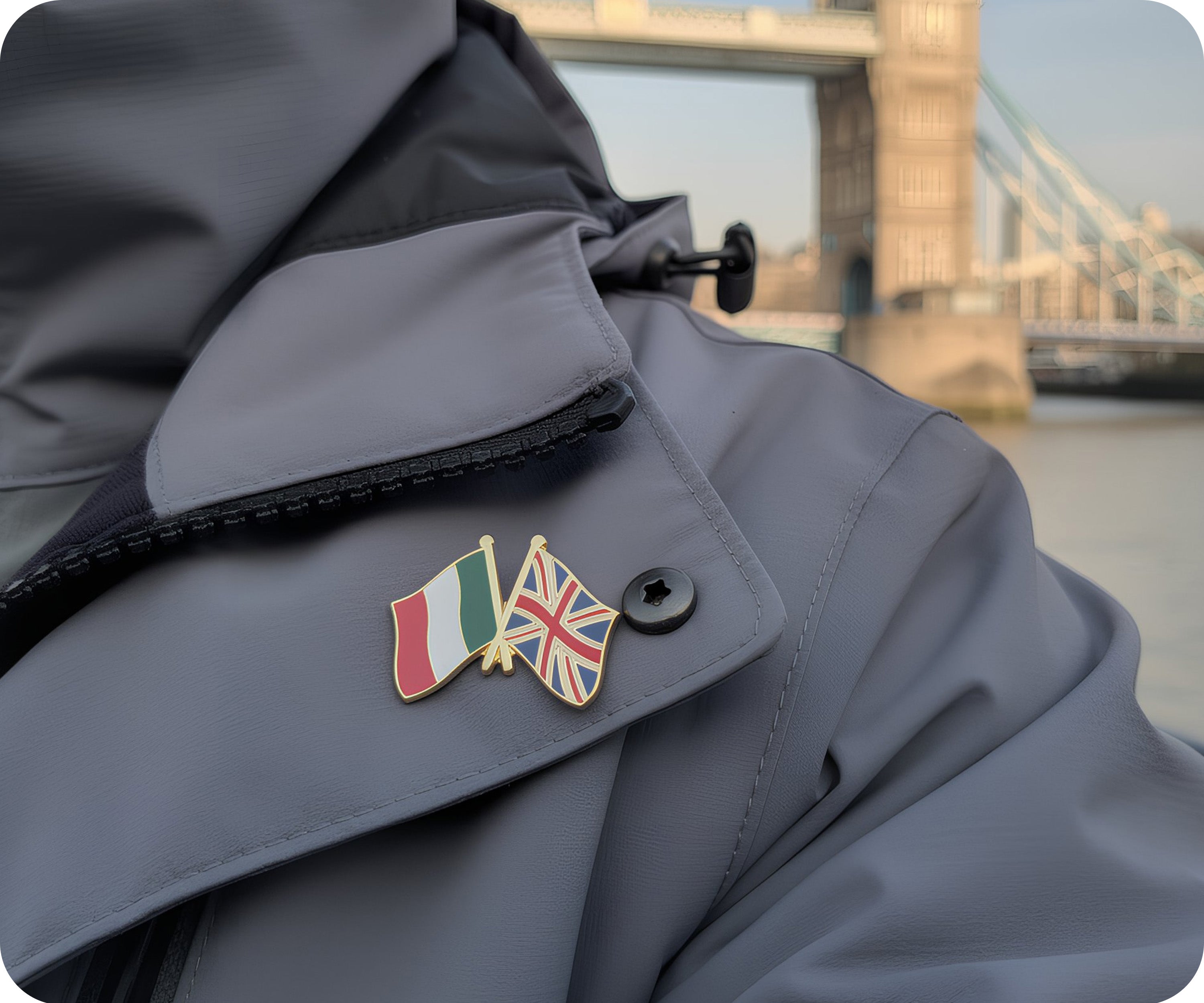 Pin de la amistad entre Italia y el Reino Unido Imagen secundaria del producto