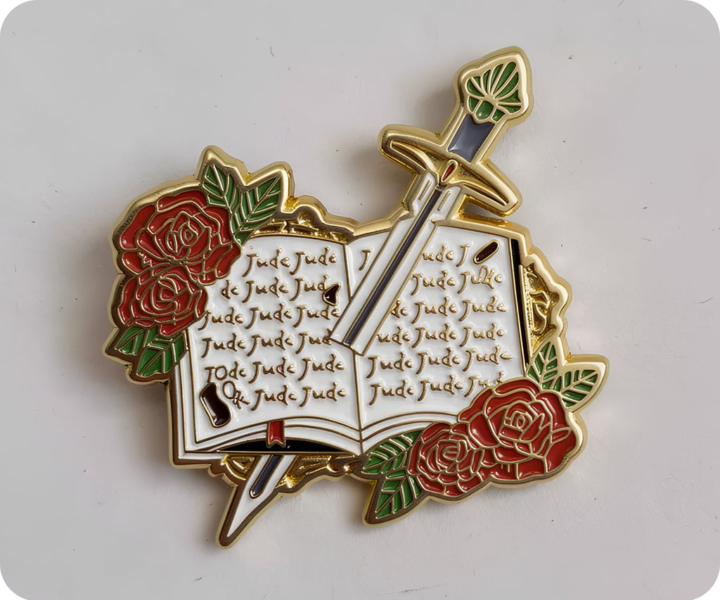 Insignia de alfiler Jude Swords Roses Writing Theatre