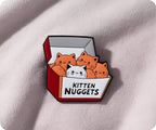 Insignia de alfiler divertida de comida rápida "Nuggets de gatito"