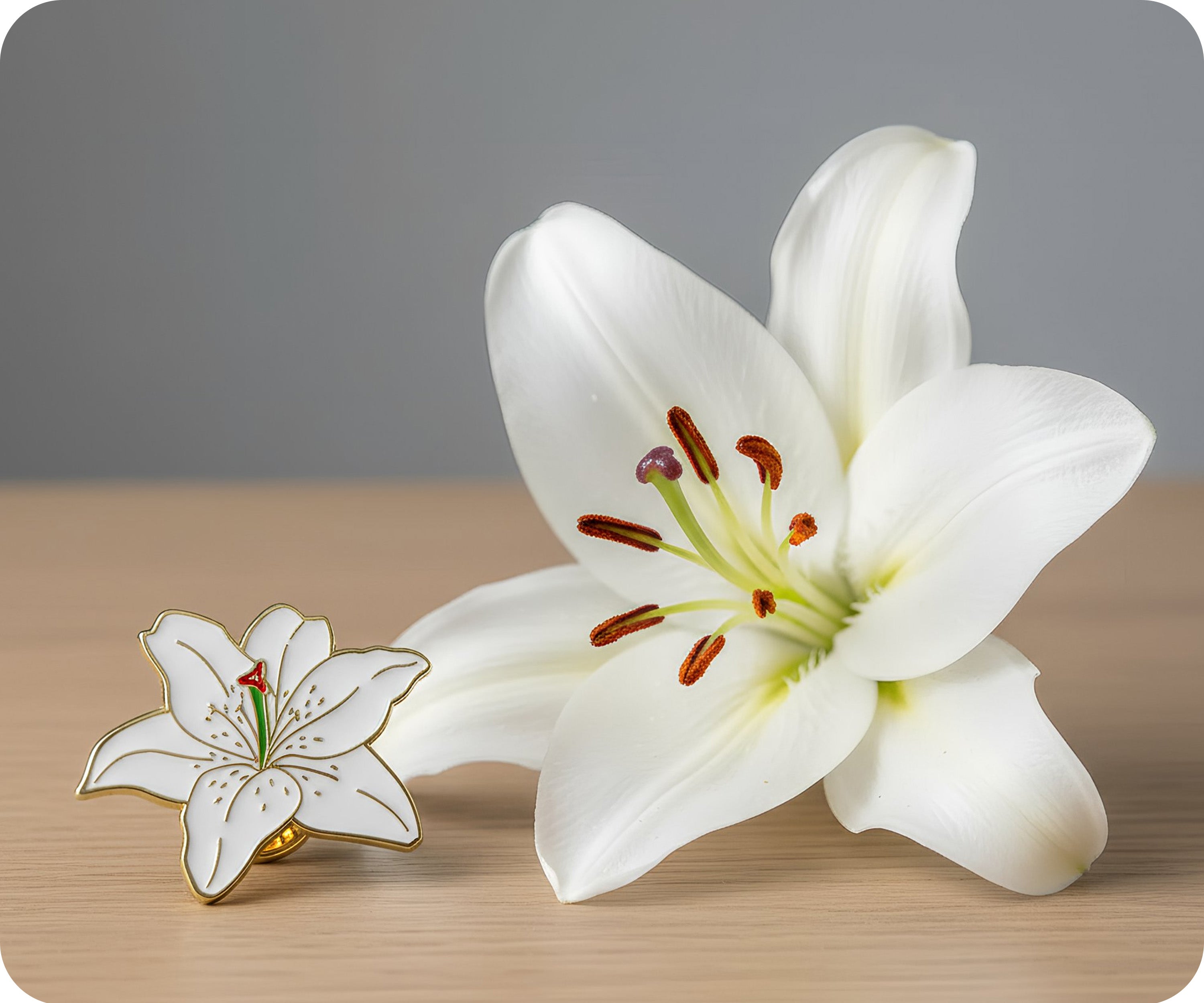 Insignia de pin de flor de lirio blanco Imagen secundaria del producto