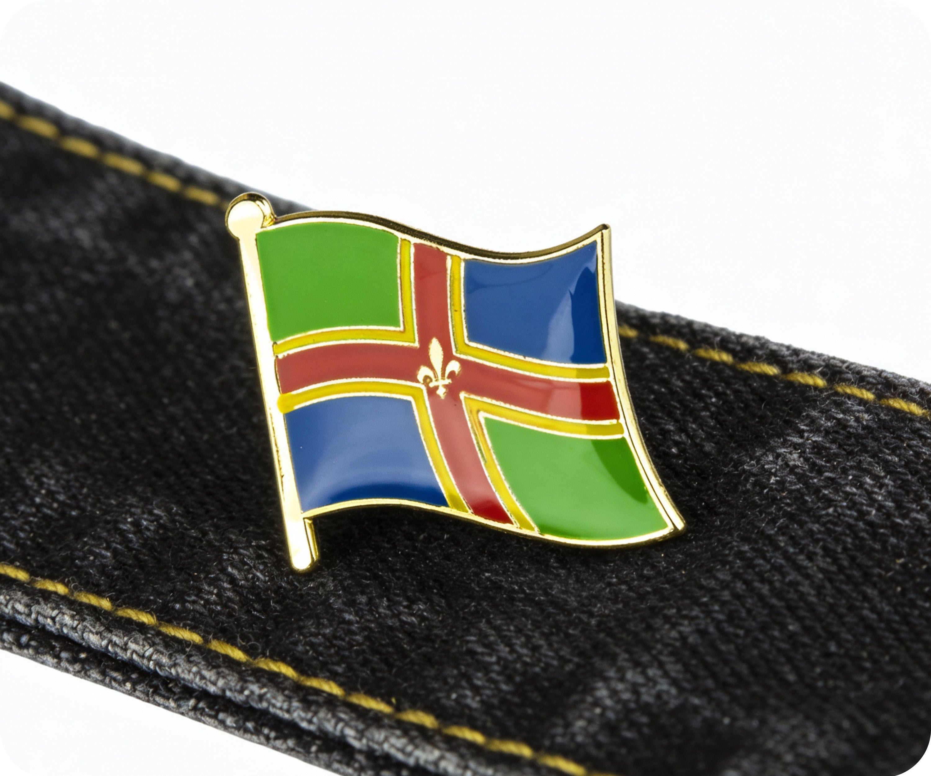 Linconshire County Flag Pin Badge