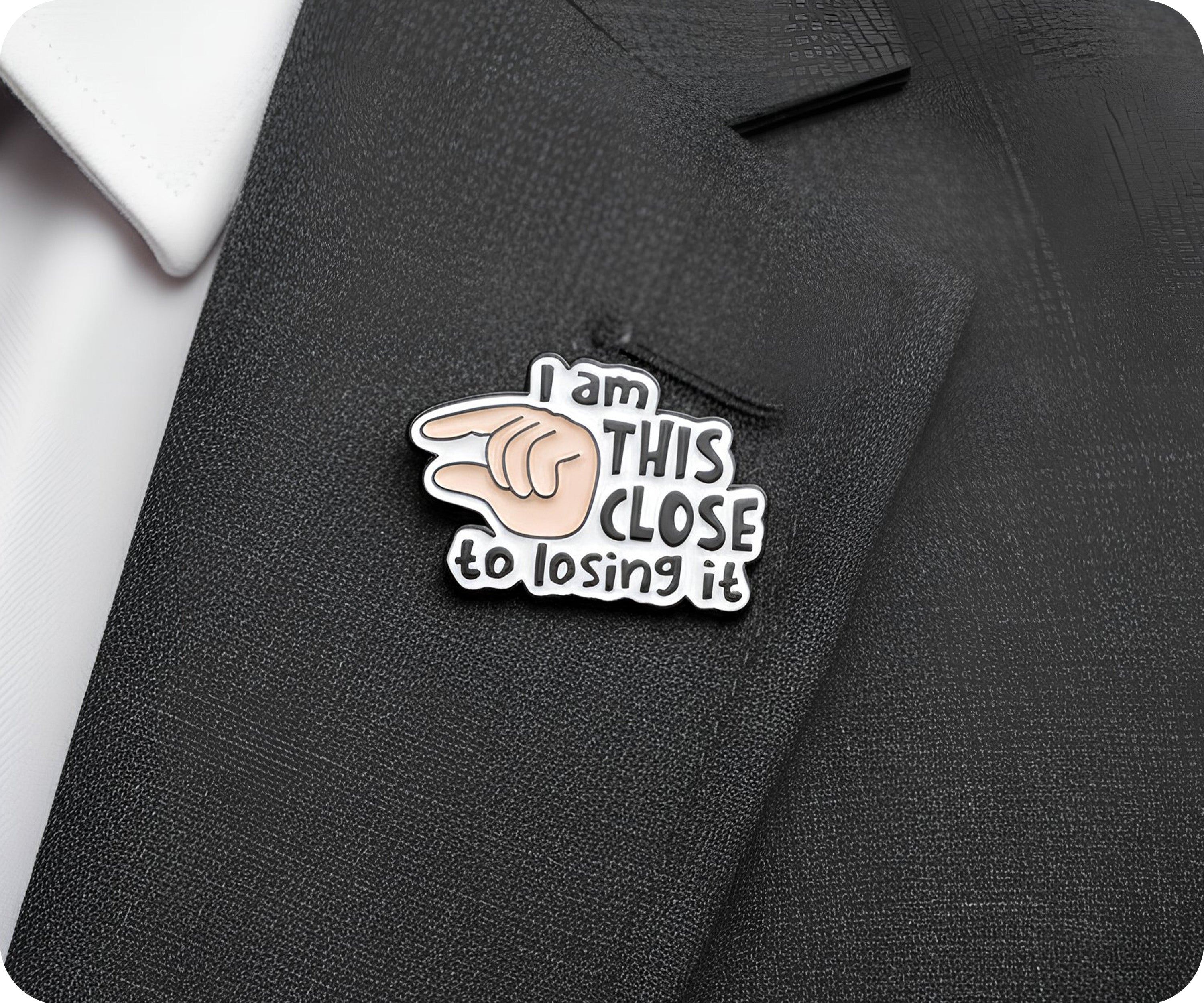 Pin de "Estoy a punto de perder los estribos" Imagen secundaria del producto