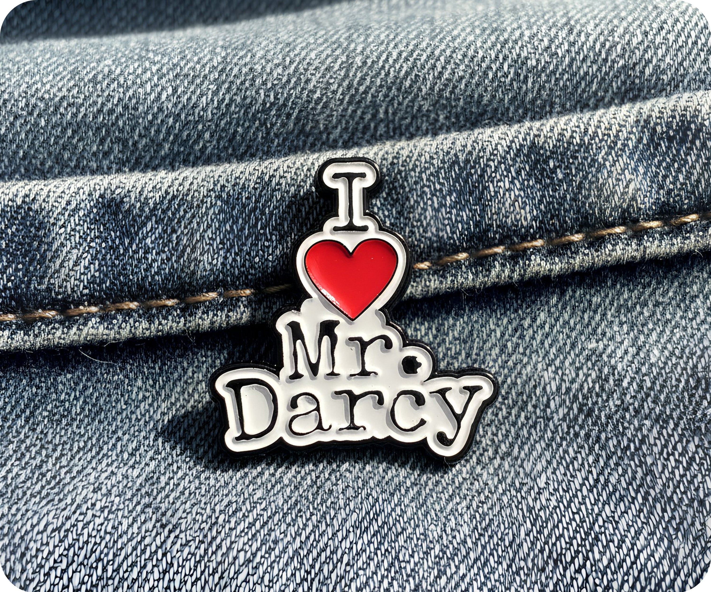 Insignia "I Love Mr. Darcey" Imagen secundaria del producto