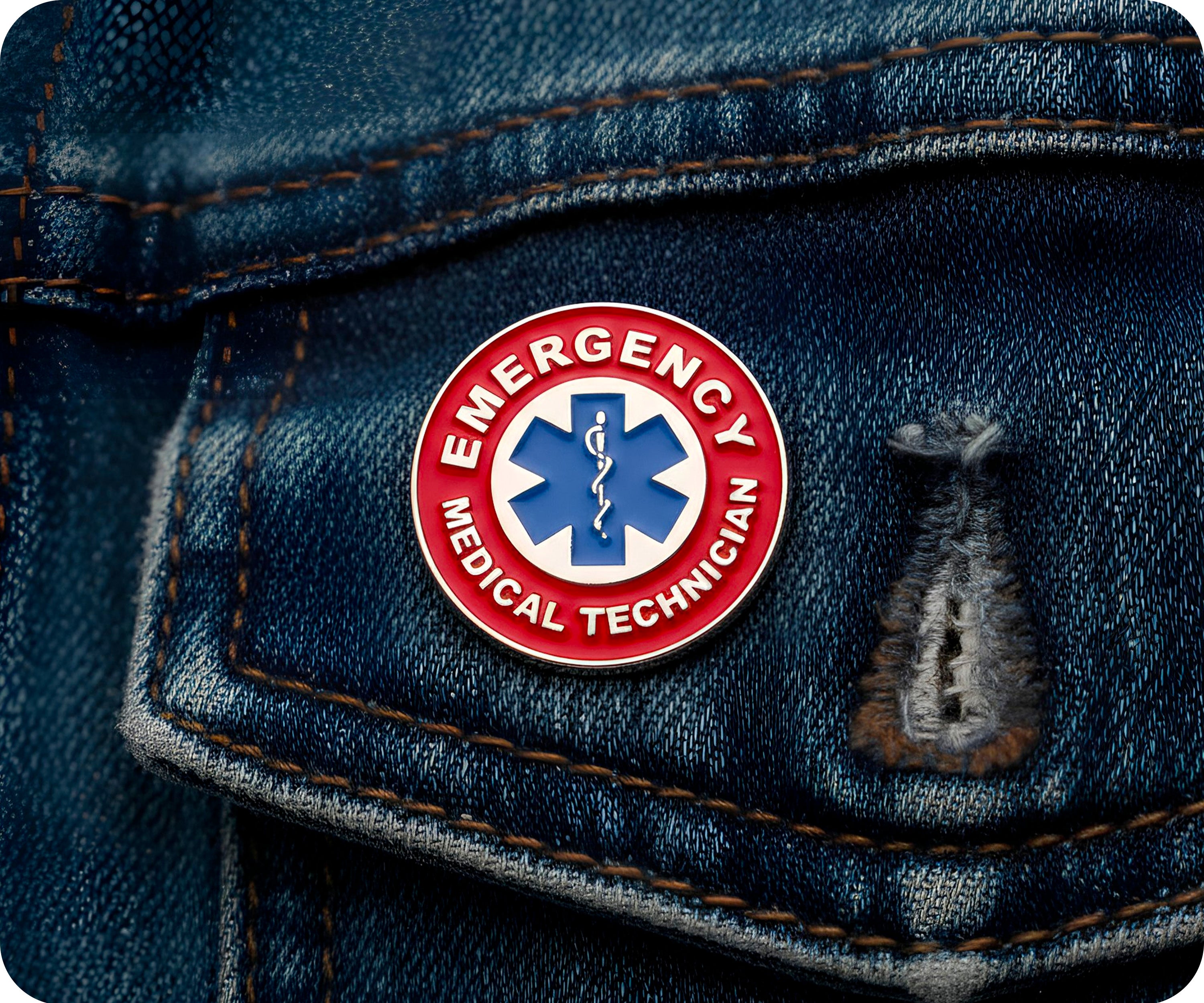 Insignia de pin redonda roja de técnico de emergencias médicas EMT Imagen secundaria del producto