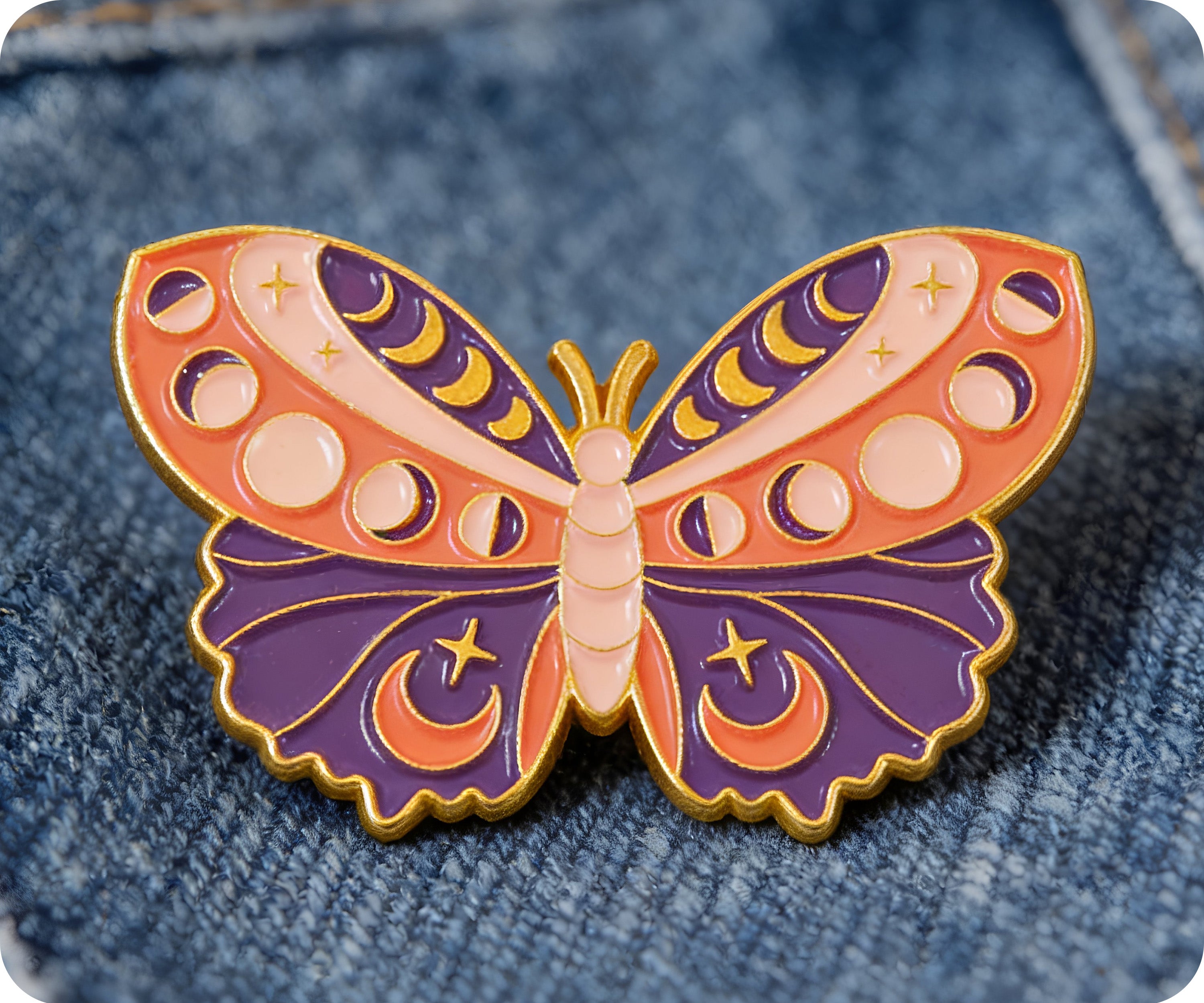 Pin espiritual de mariposa mística naranja y morada