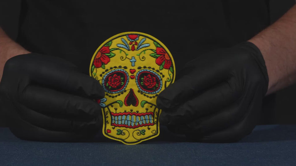 Parche termoadhesivo de calavera amarilla del Día de Muertos mexicano (8 x 10 cm)