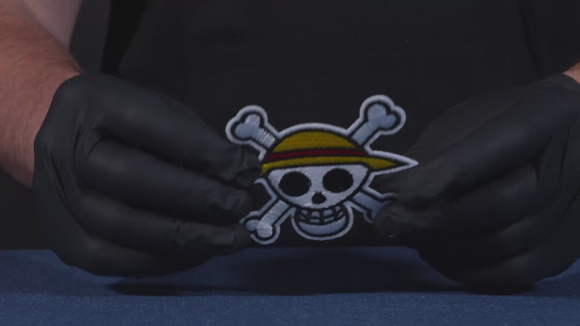 Parche termoadhesivo de calavera pirata y tibias cruzadas (7x 7cm)