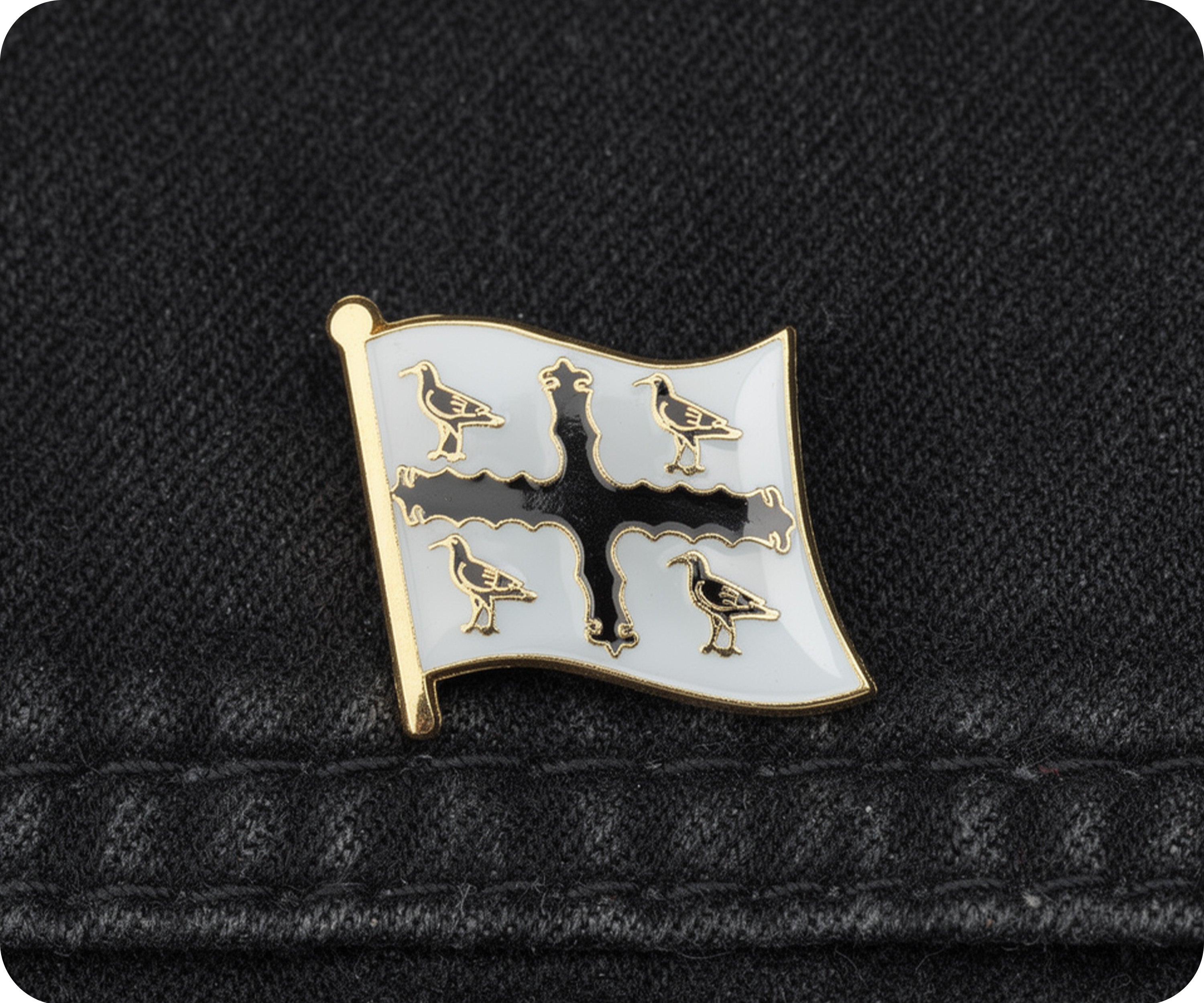 Flintshire English County Flag Pin Badge