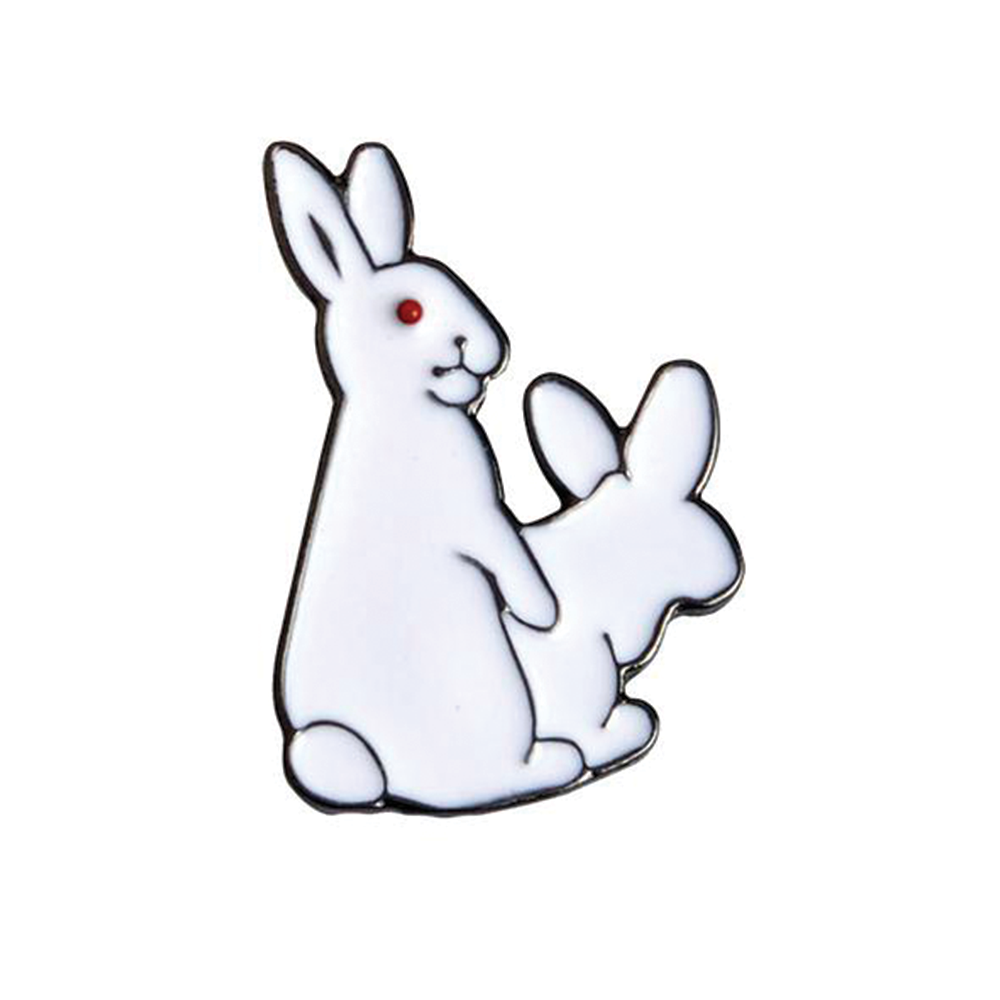Insignia de pin de conejo con clasificación X Imagen principal del producto