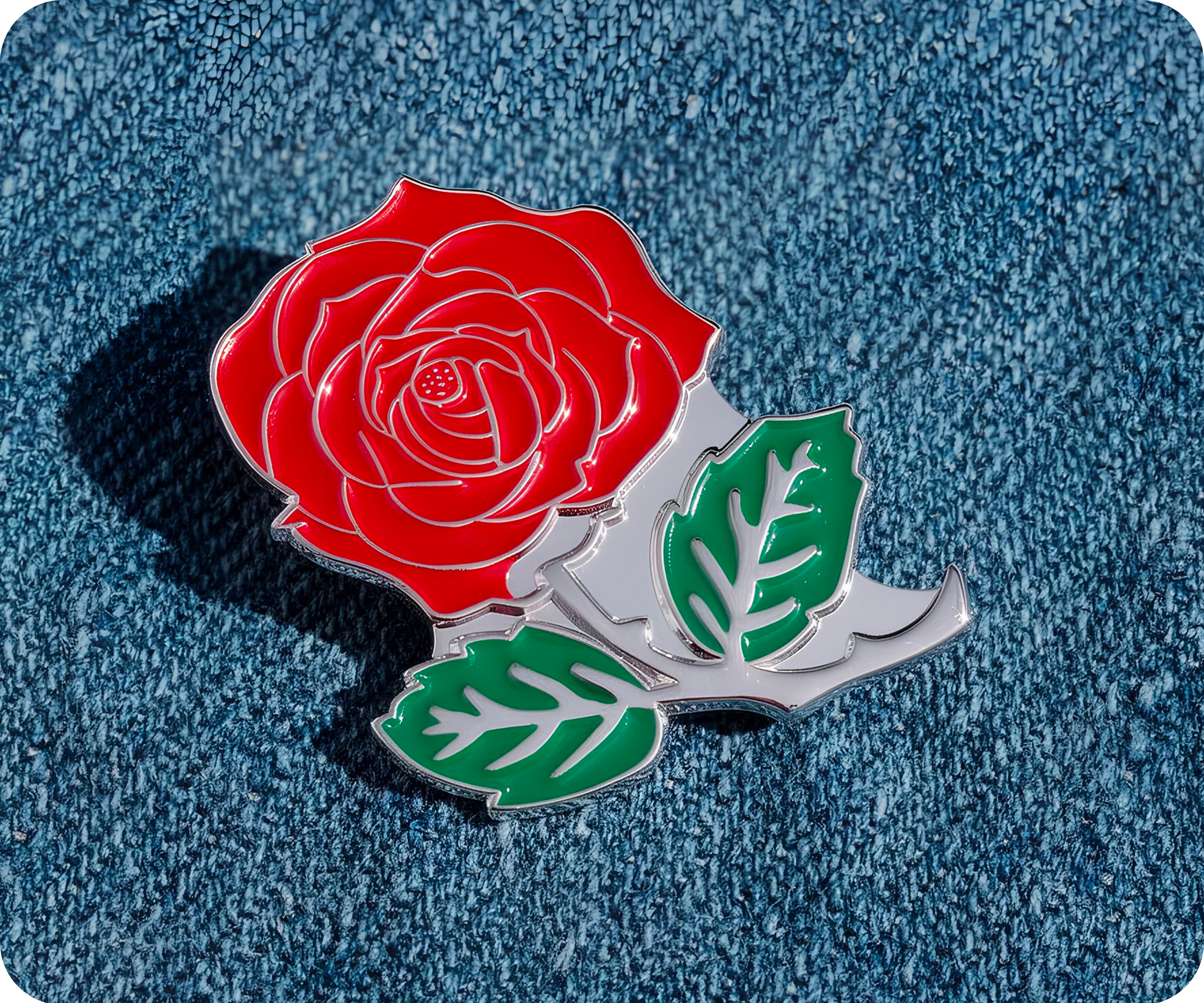 Pin con forma de rosa roja Imagen secundaria del producto