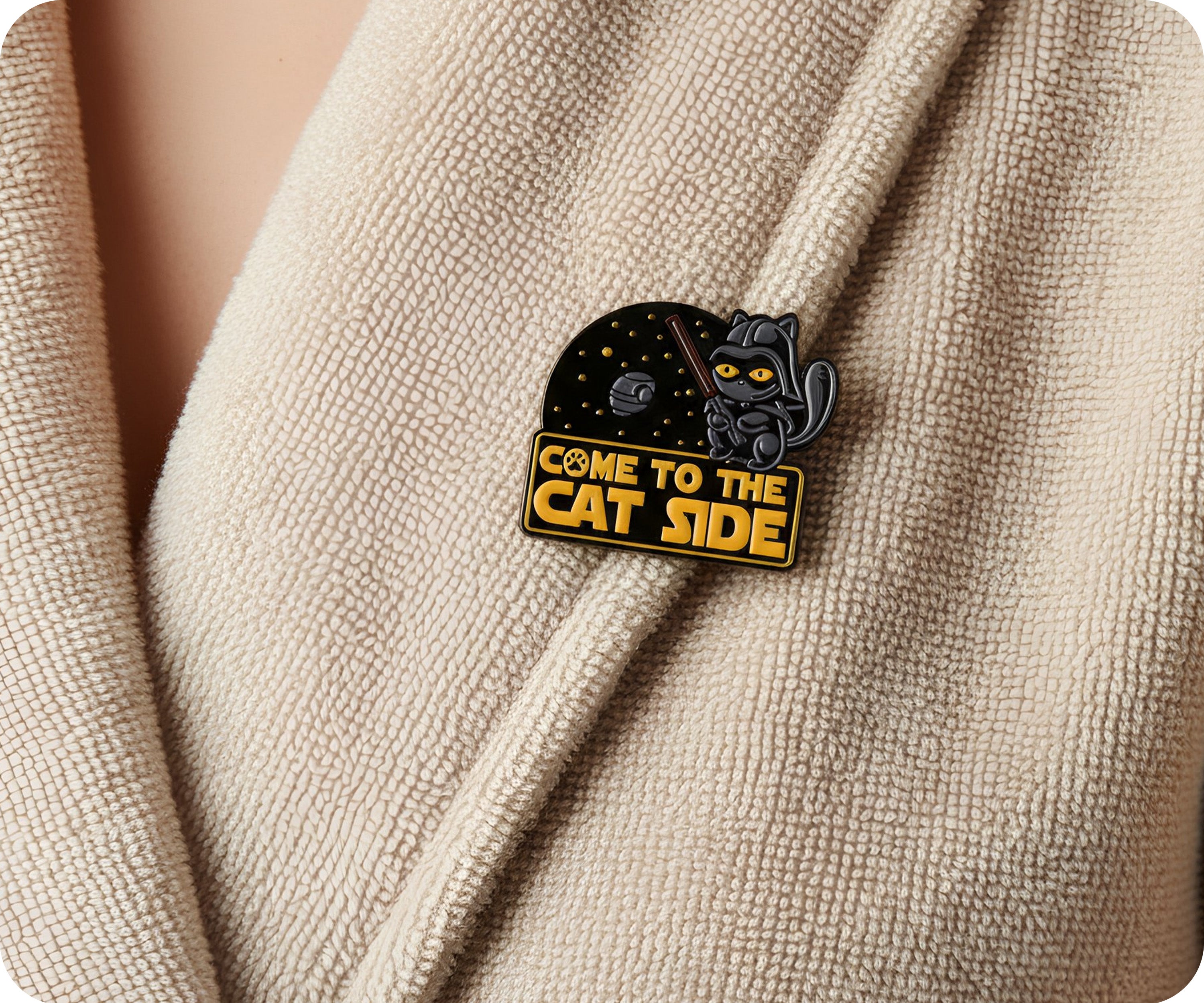 Insignia de alfiler "Ven al lado felino del espacio" Imagen secundaria del producto