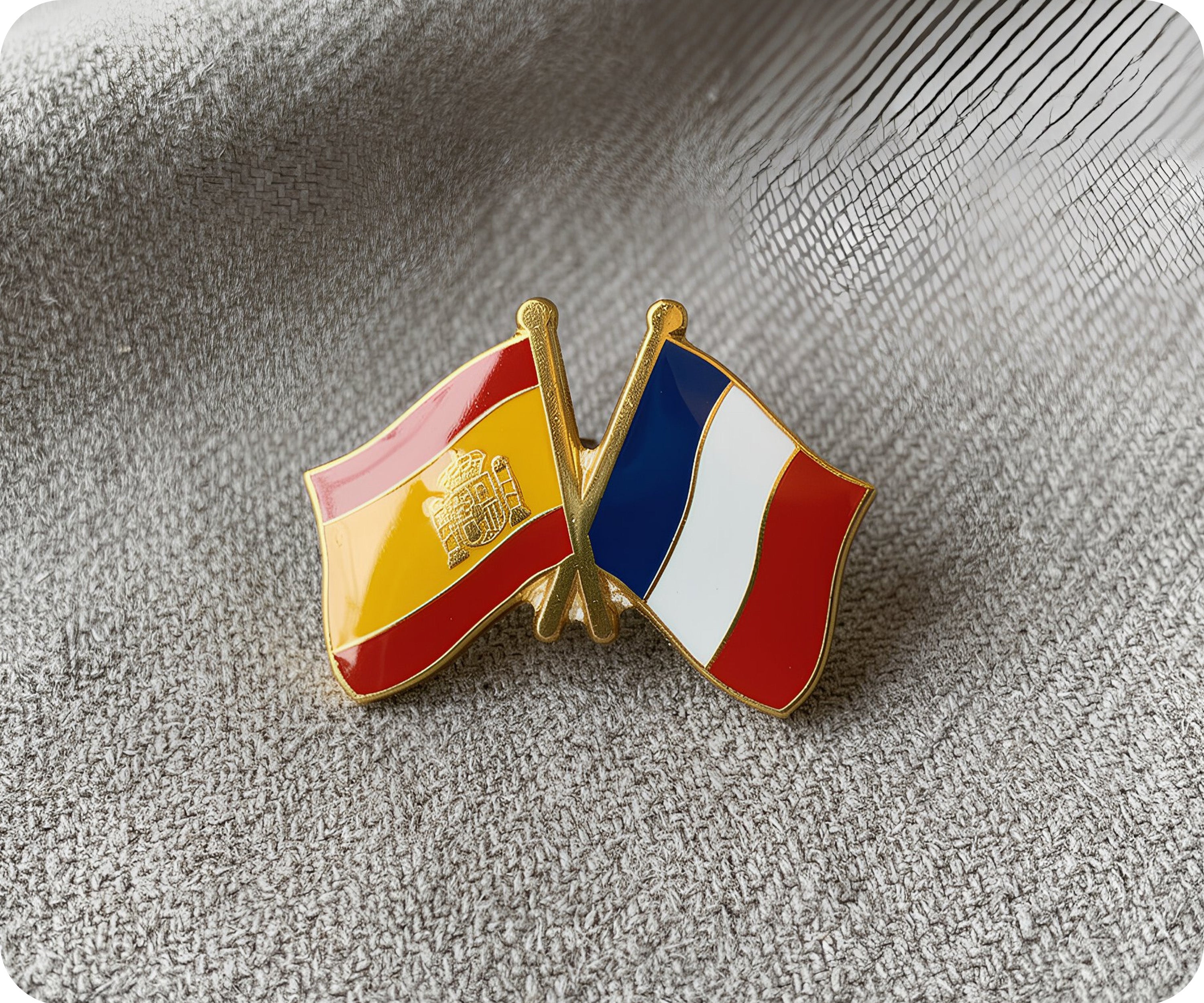 Pin de la amistad entre España y Francia Imagen secundaria del producto